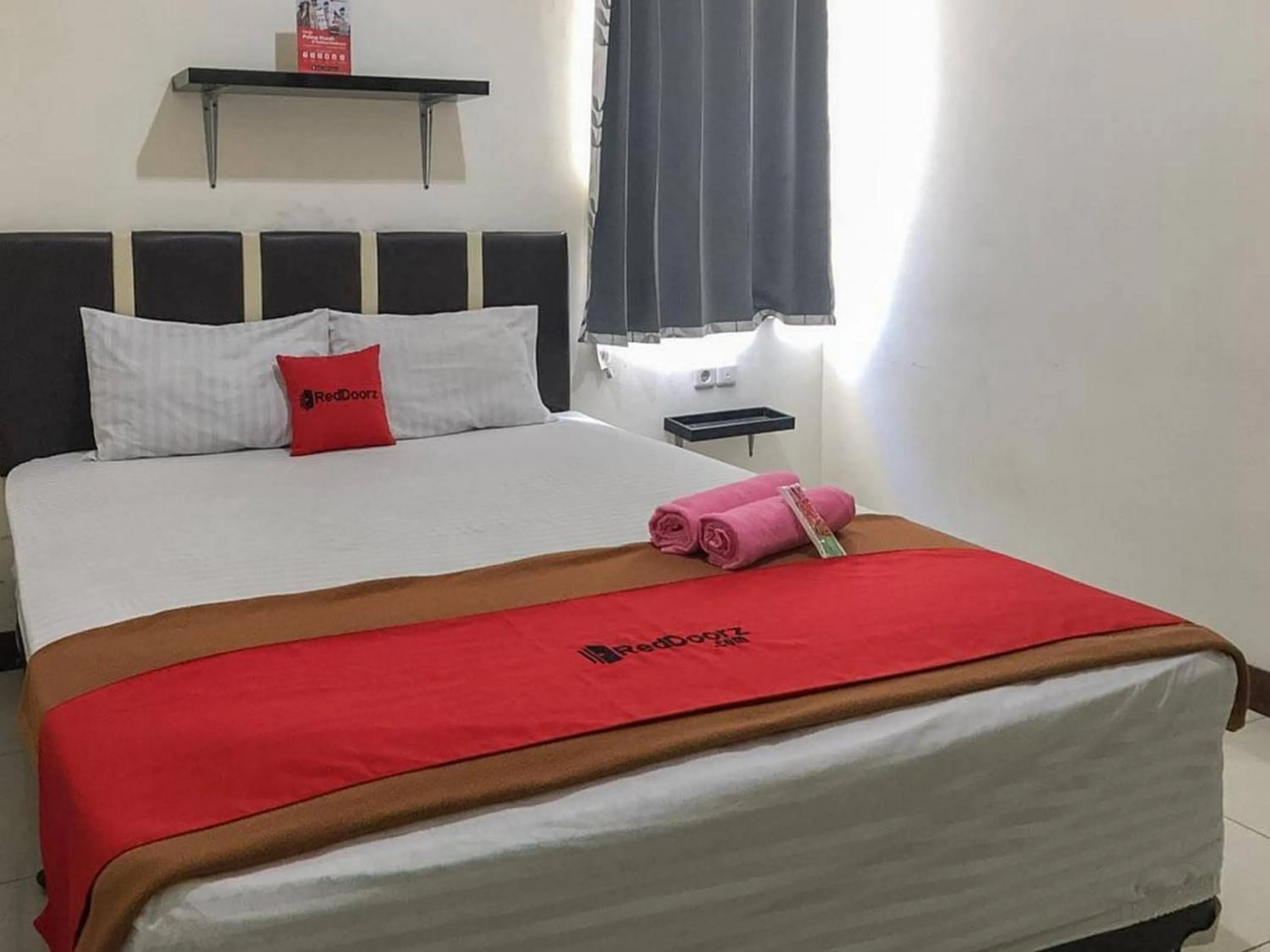 Bedroom, Bed in RedDoorz at Karangploso 2