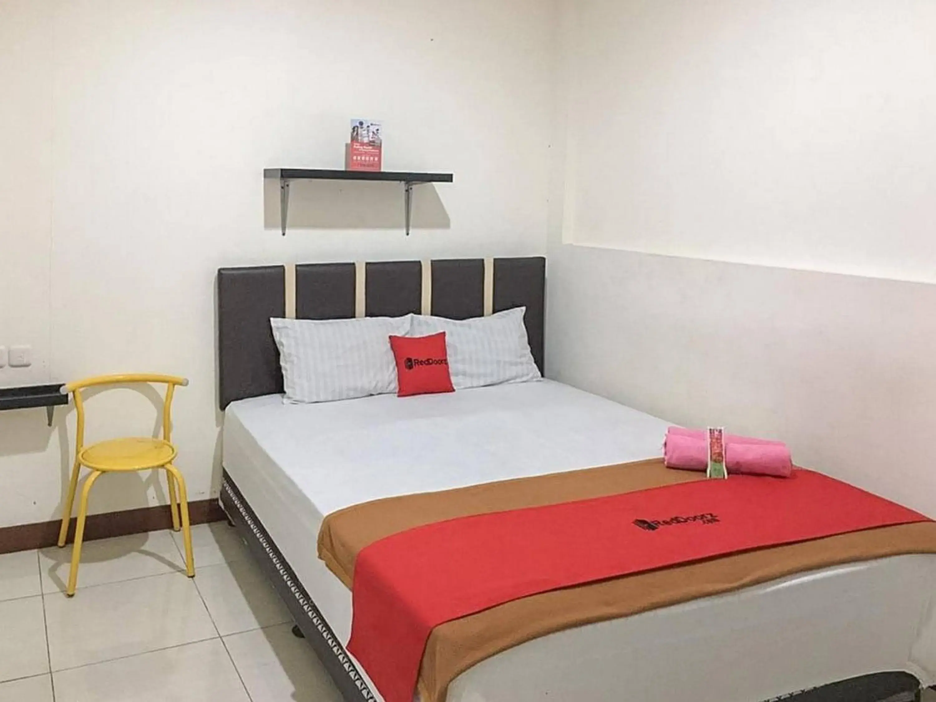 Bedroom, Bed in RedDoorz at Karangploso 2 Bedroom, Bed in RedDoorz at Karangploso 2