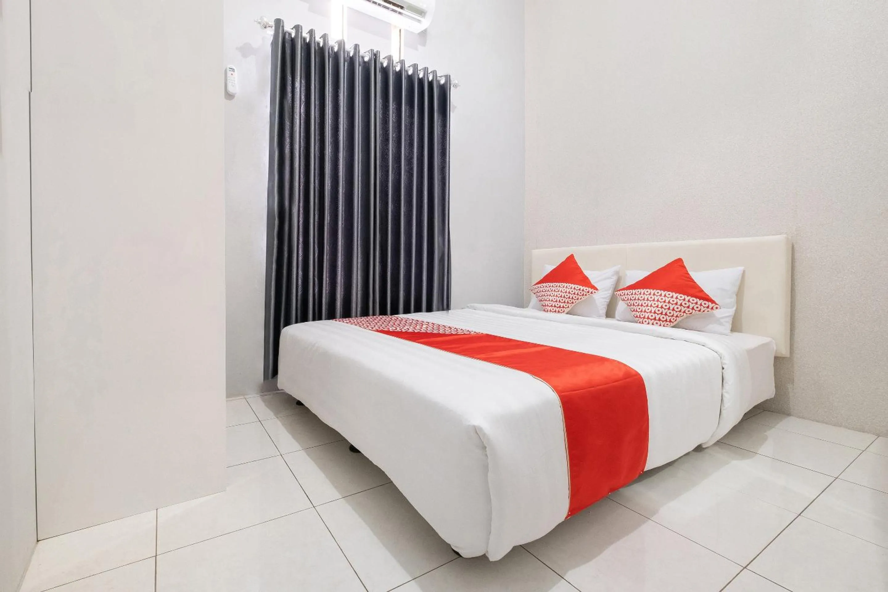 Bedroom, Bed in Hotel O Nareswari Guest House Syariah