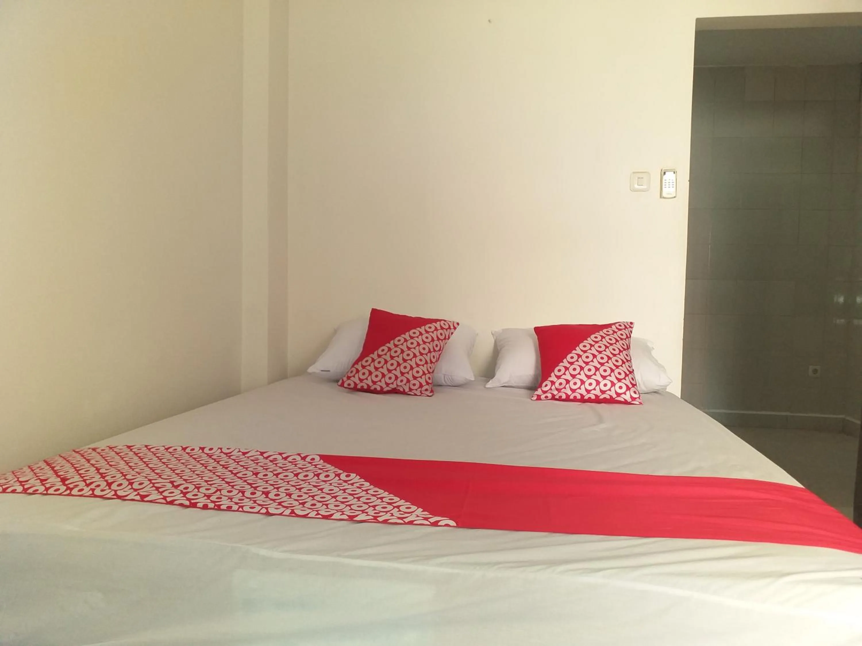 Bedroom, Bed in OYO Life 2664 D'kost