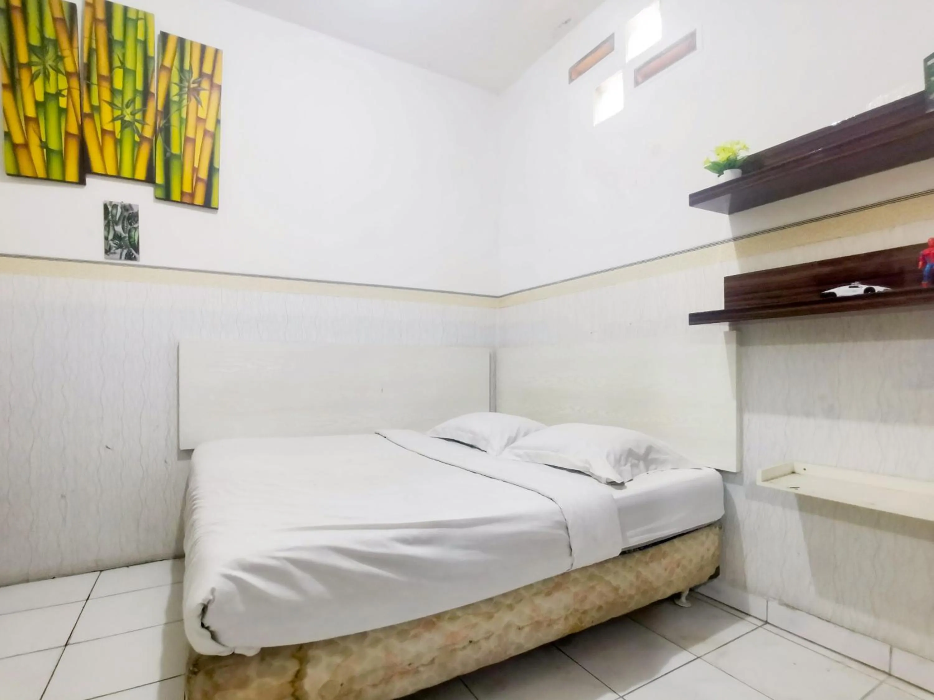 Bedroom, Bed in Kartini Residence RedPartner