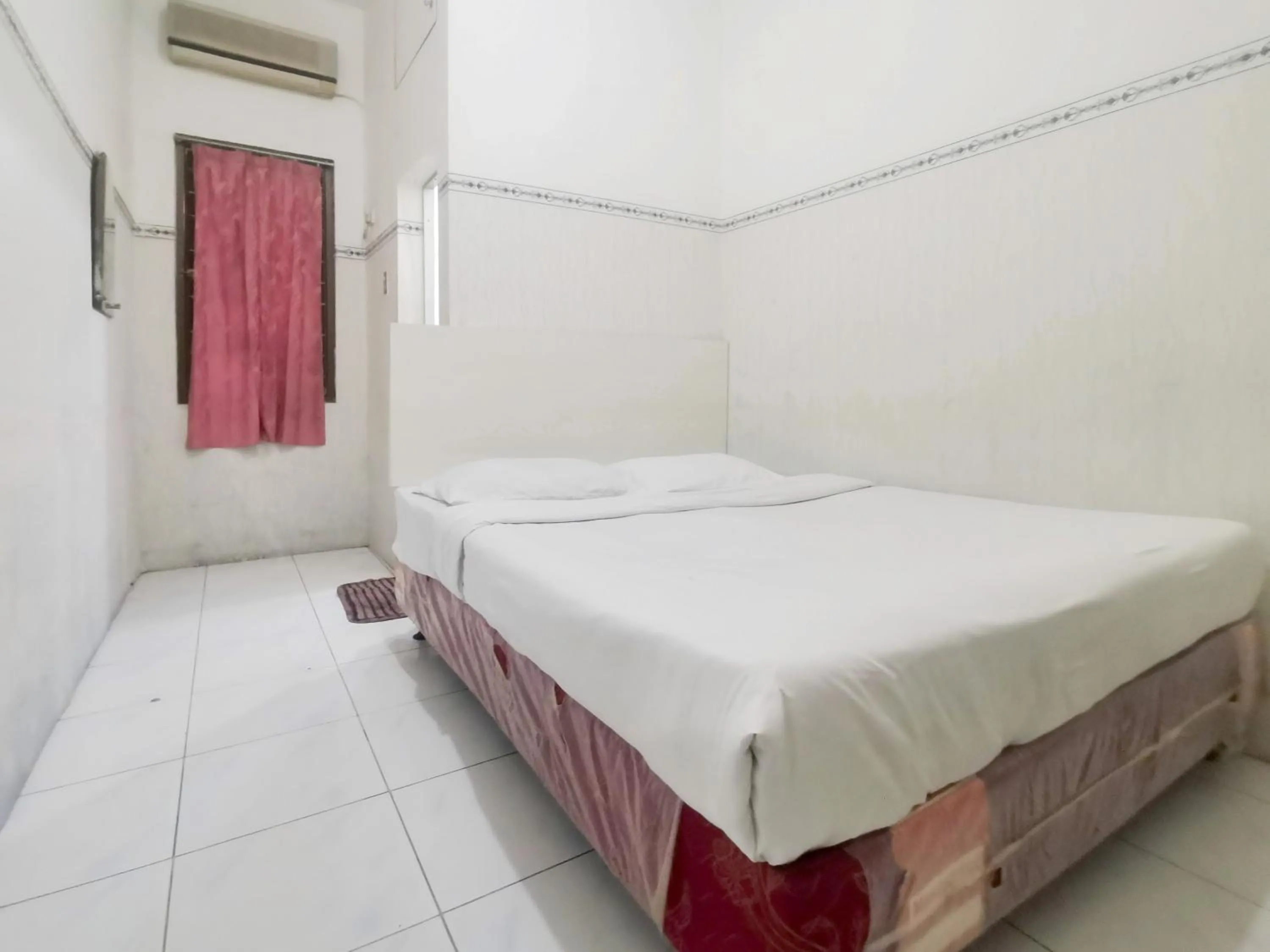 Bedroom, Bed in Kartini Residence RedPartner
