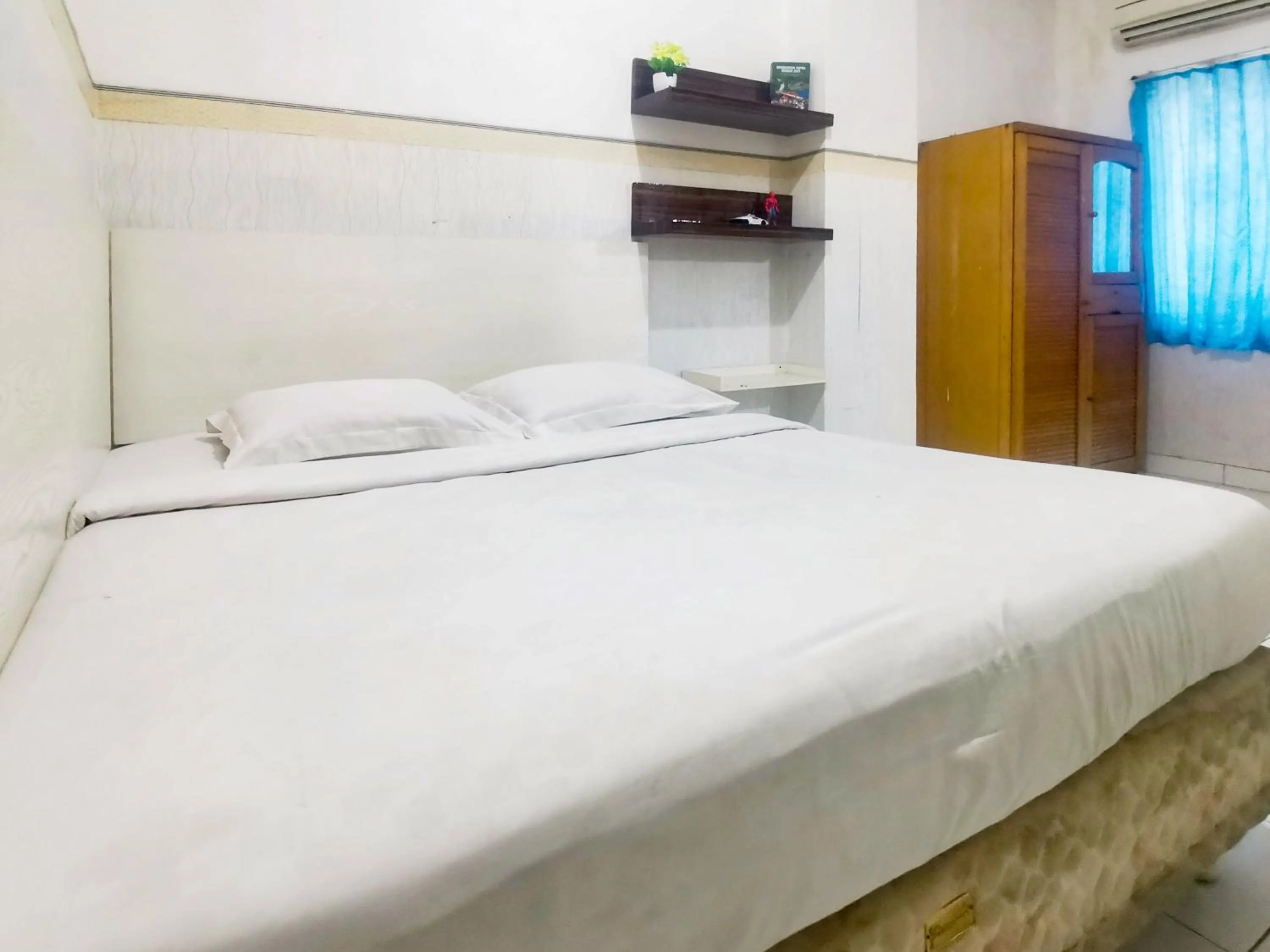 Bedroom, Bed in Kartini Residence RedPartner