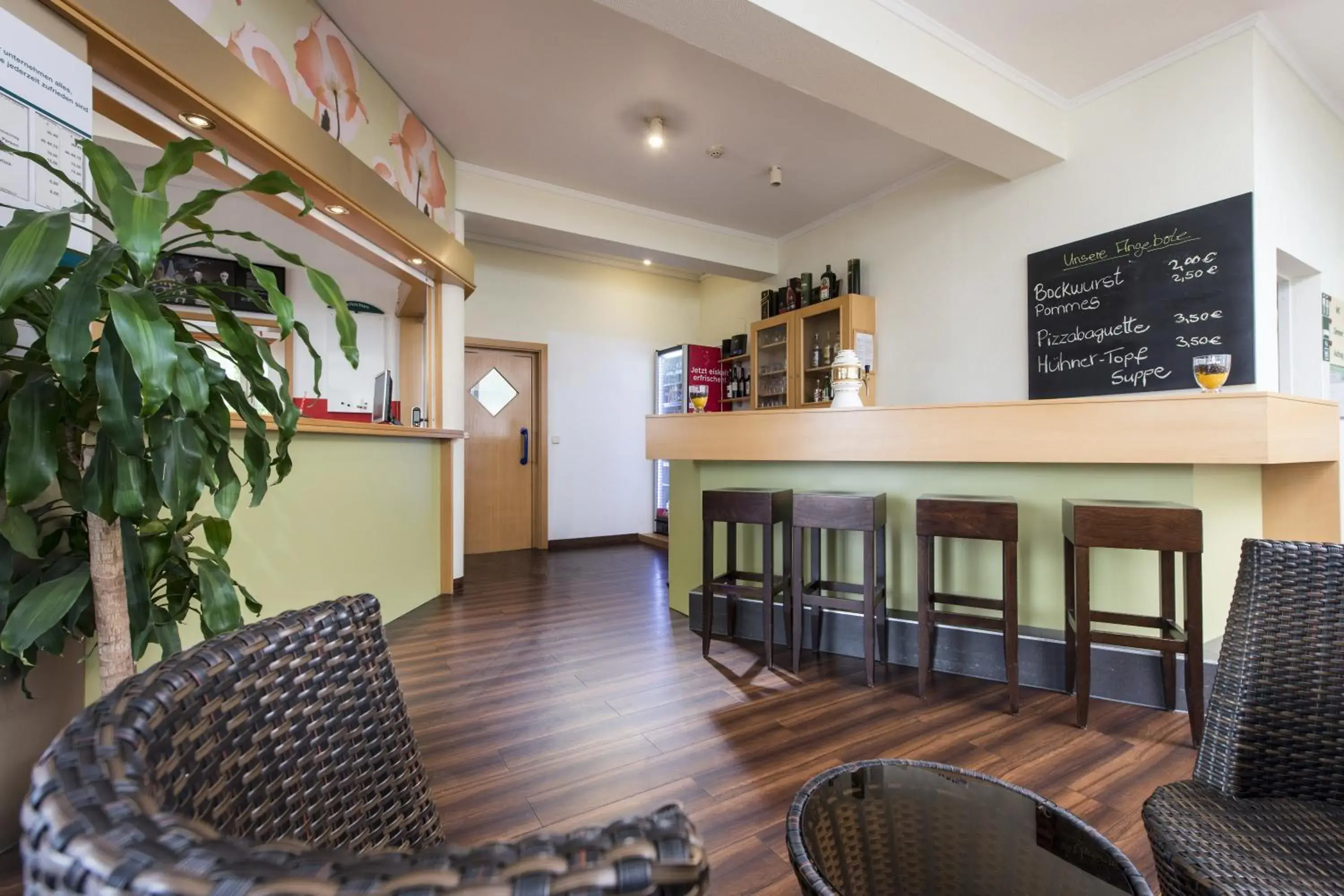 Lounge or bar in Good Morning Erfurt Lounge or bar in Good Morning Erfurt