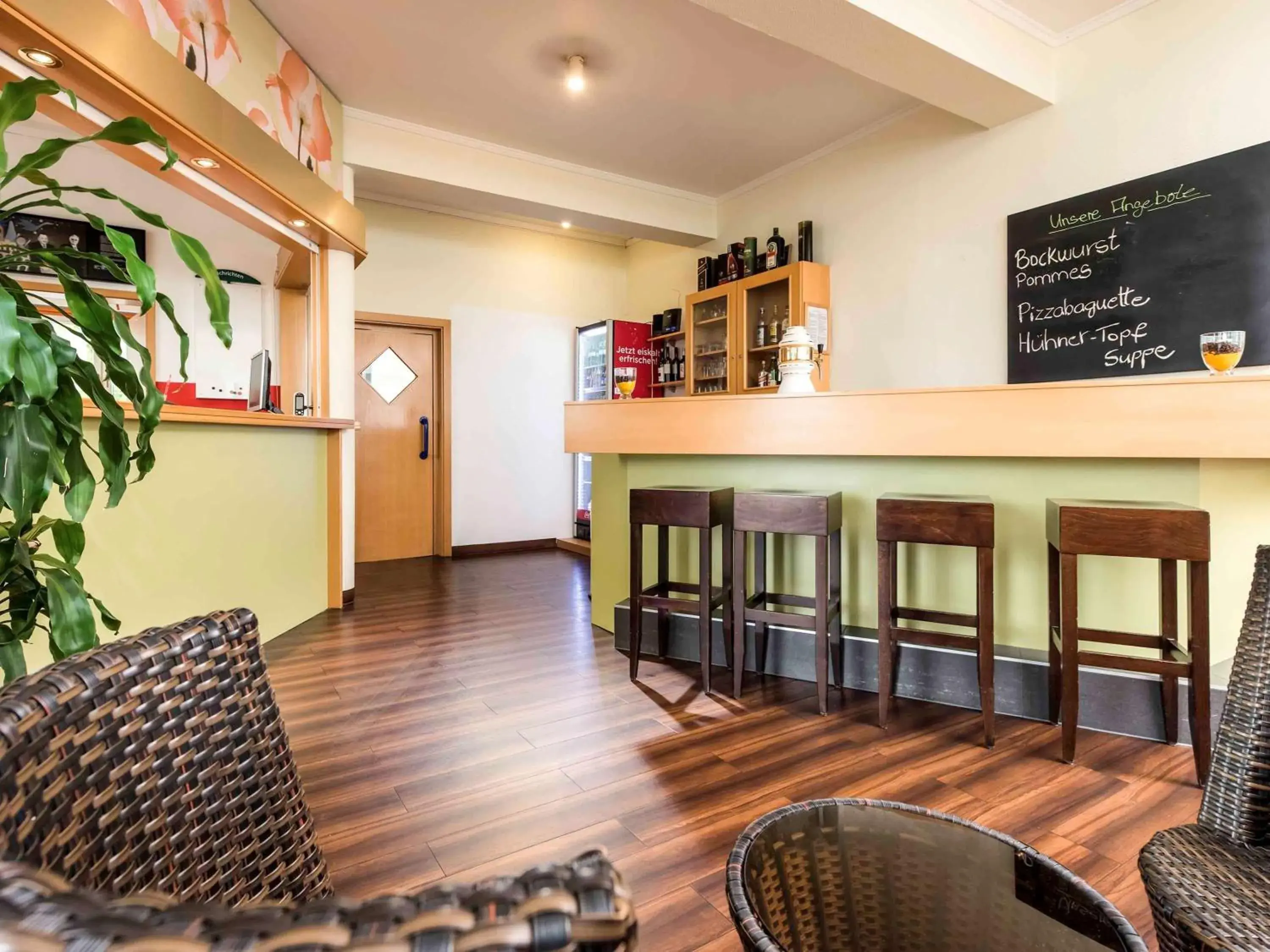 Lounge or bar in Good Morning Erfurt Lounge or bar in Good Morning Erfurt