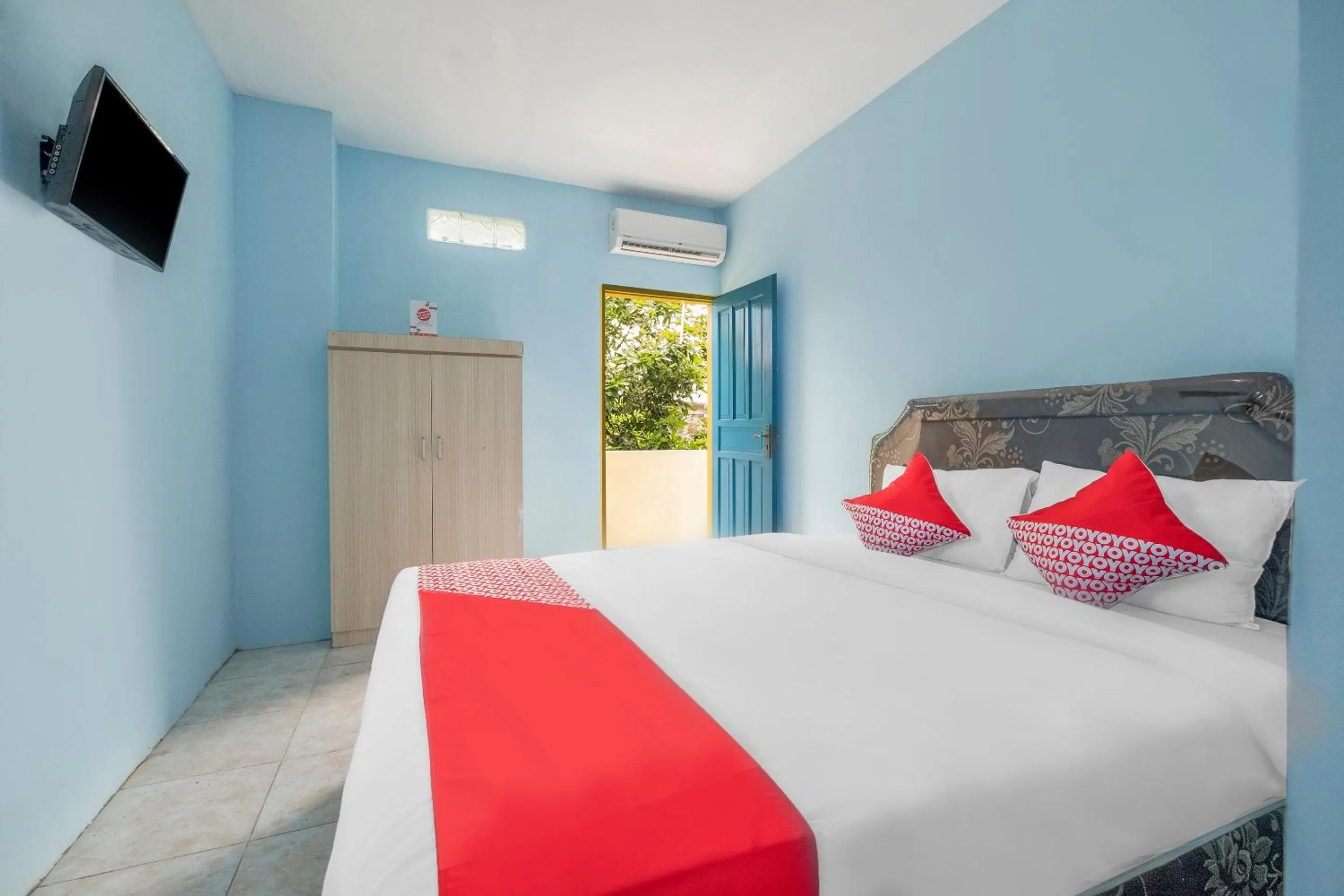 Bedroom, Bed in Hotel O RF Homestay