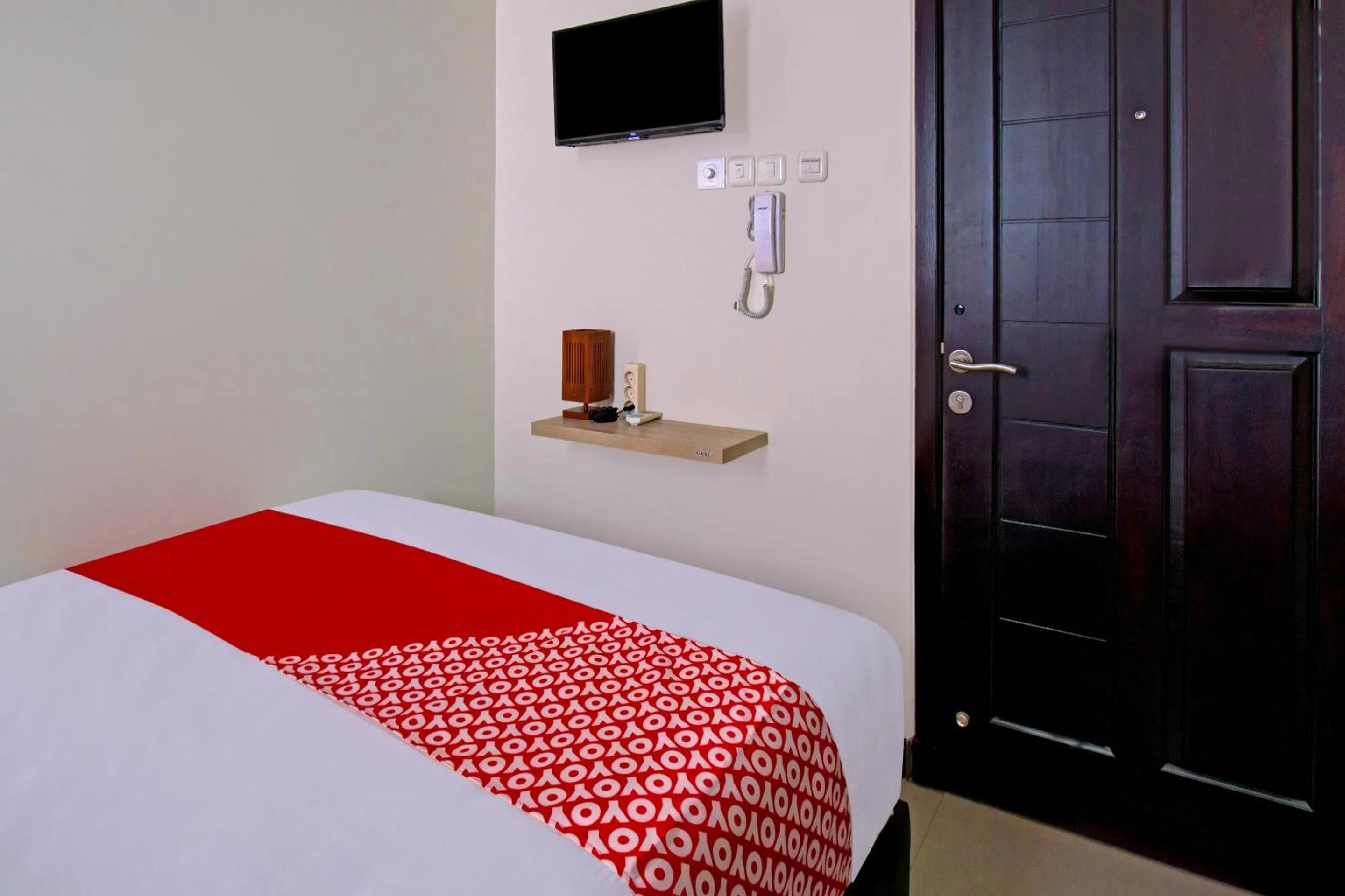 Bedroom, Bed in Hotel O Irma's Residence