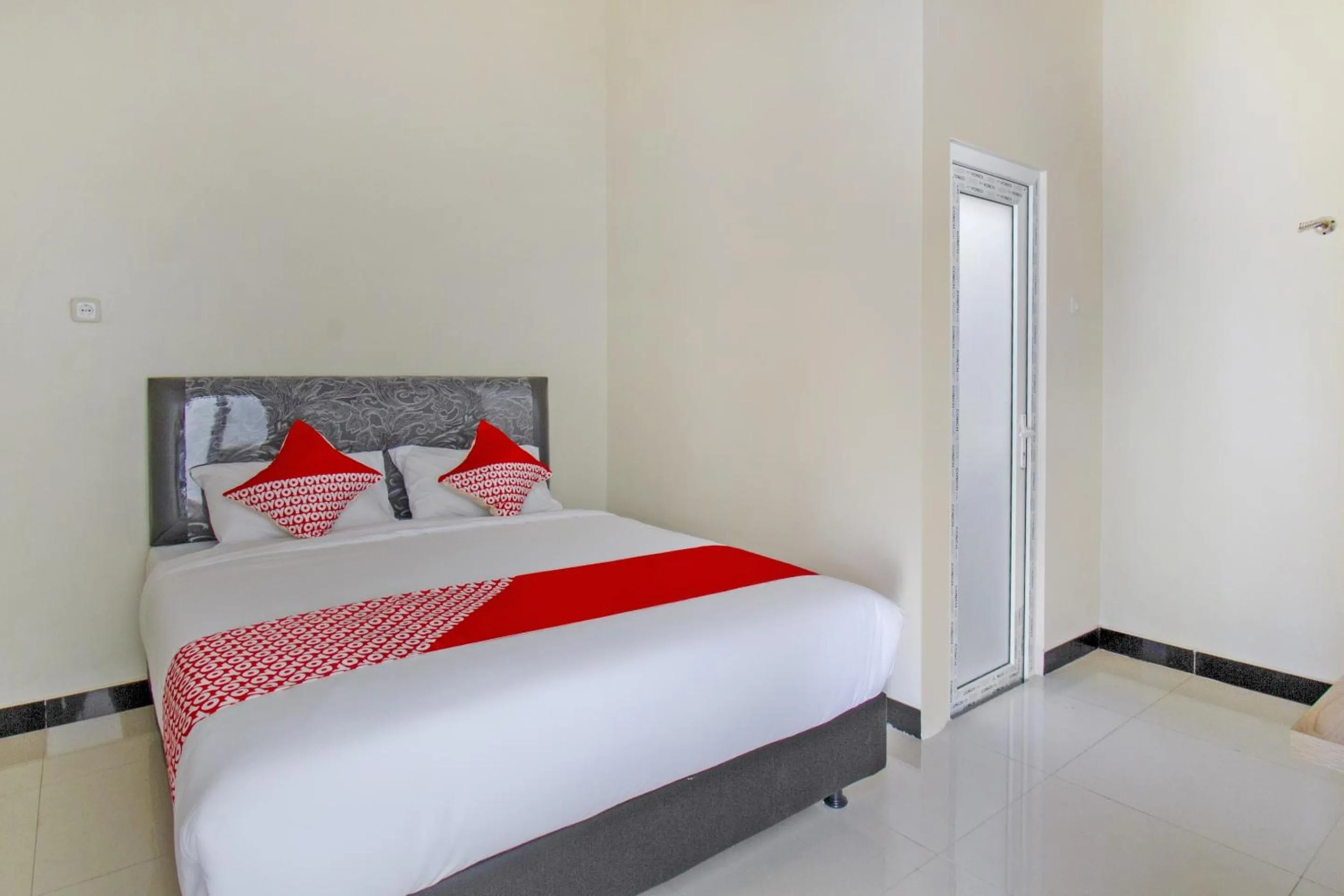 Bedroom, Bed in Hotel O Irma's Residence