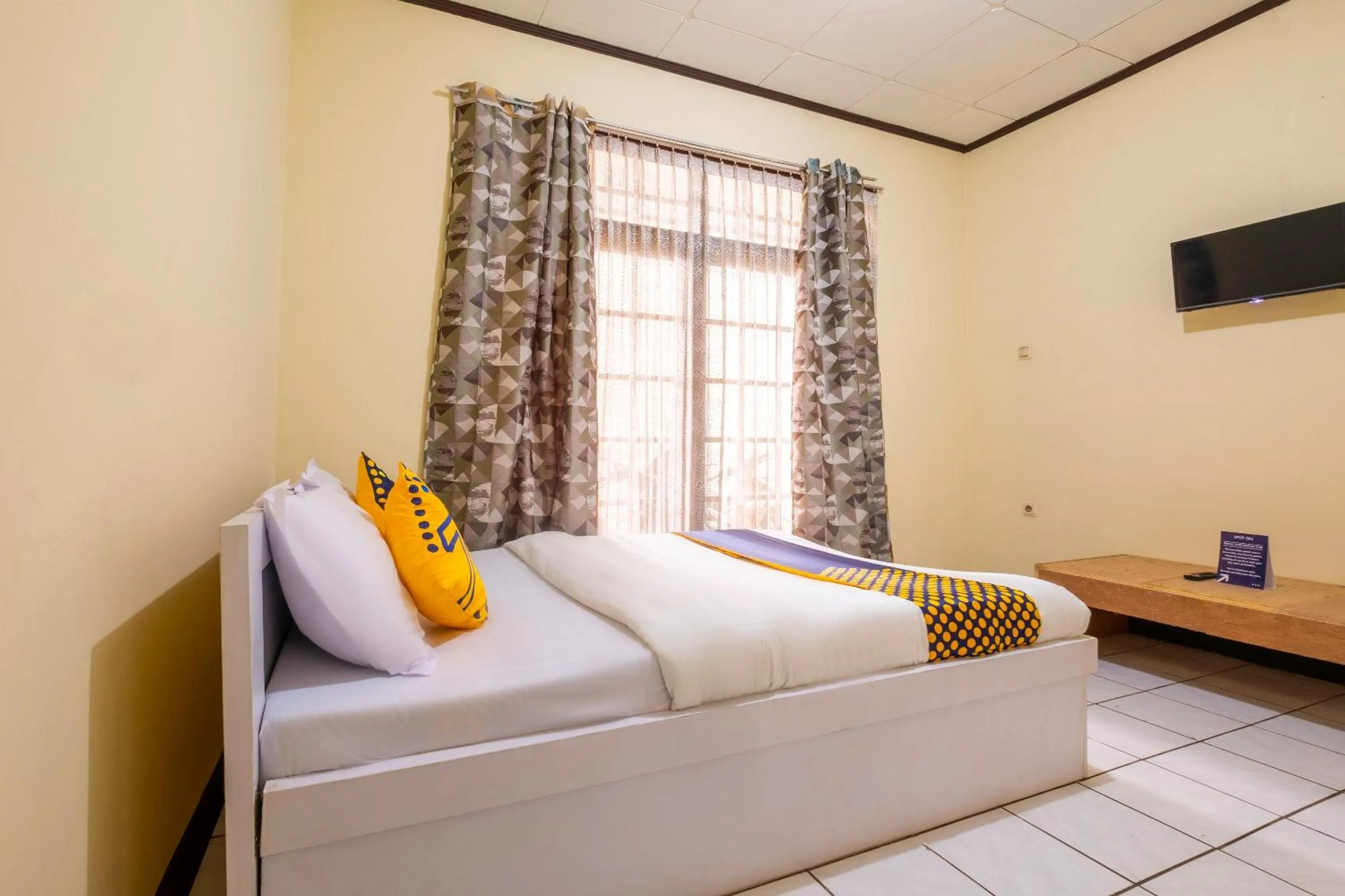 Bedroom in Super OYO 2672 Bee M Syariah