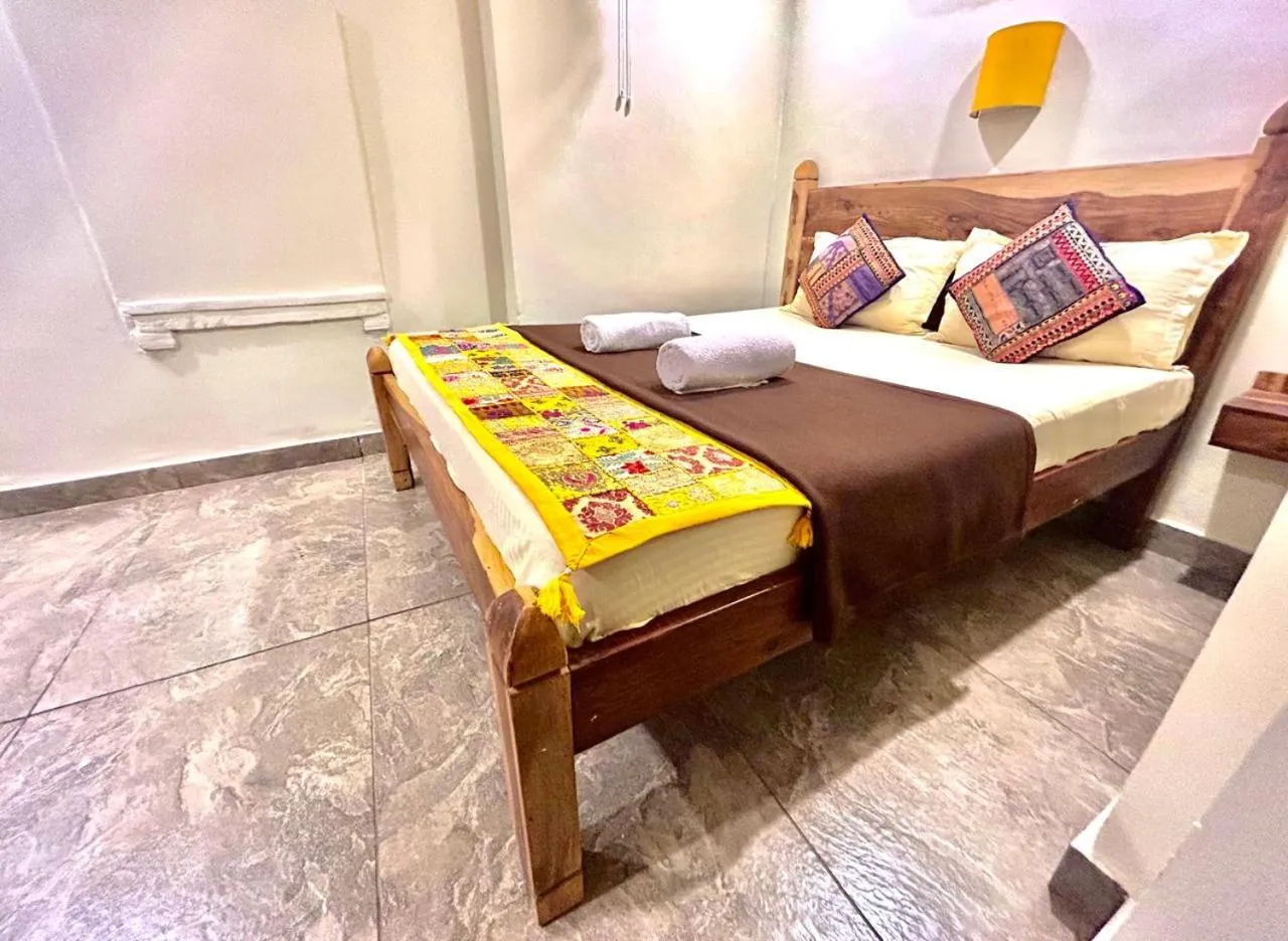 Bed in Corsican Haveli