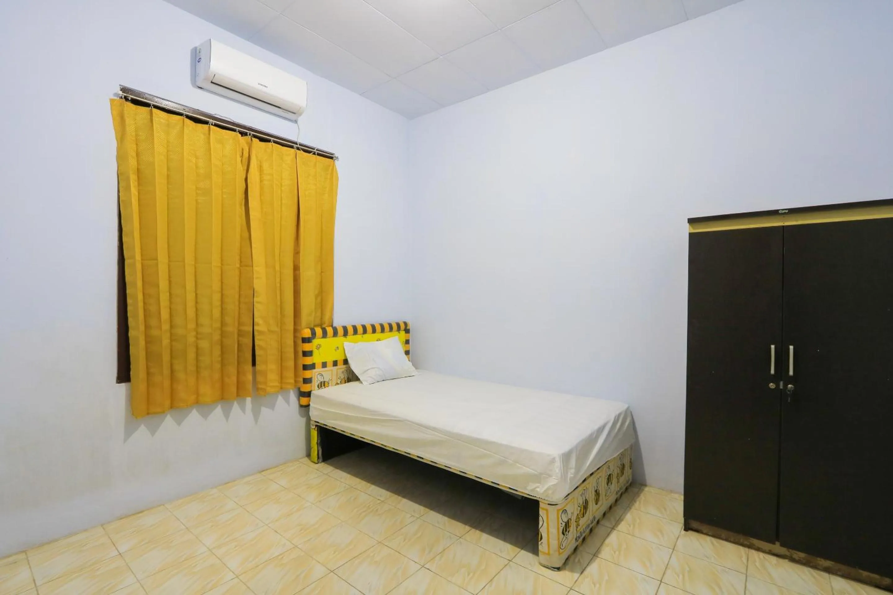 Bedroom, Bed in OYO Life 2724 Wisma Wijaya