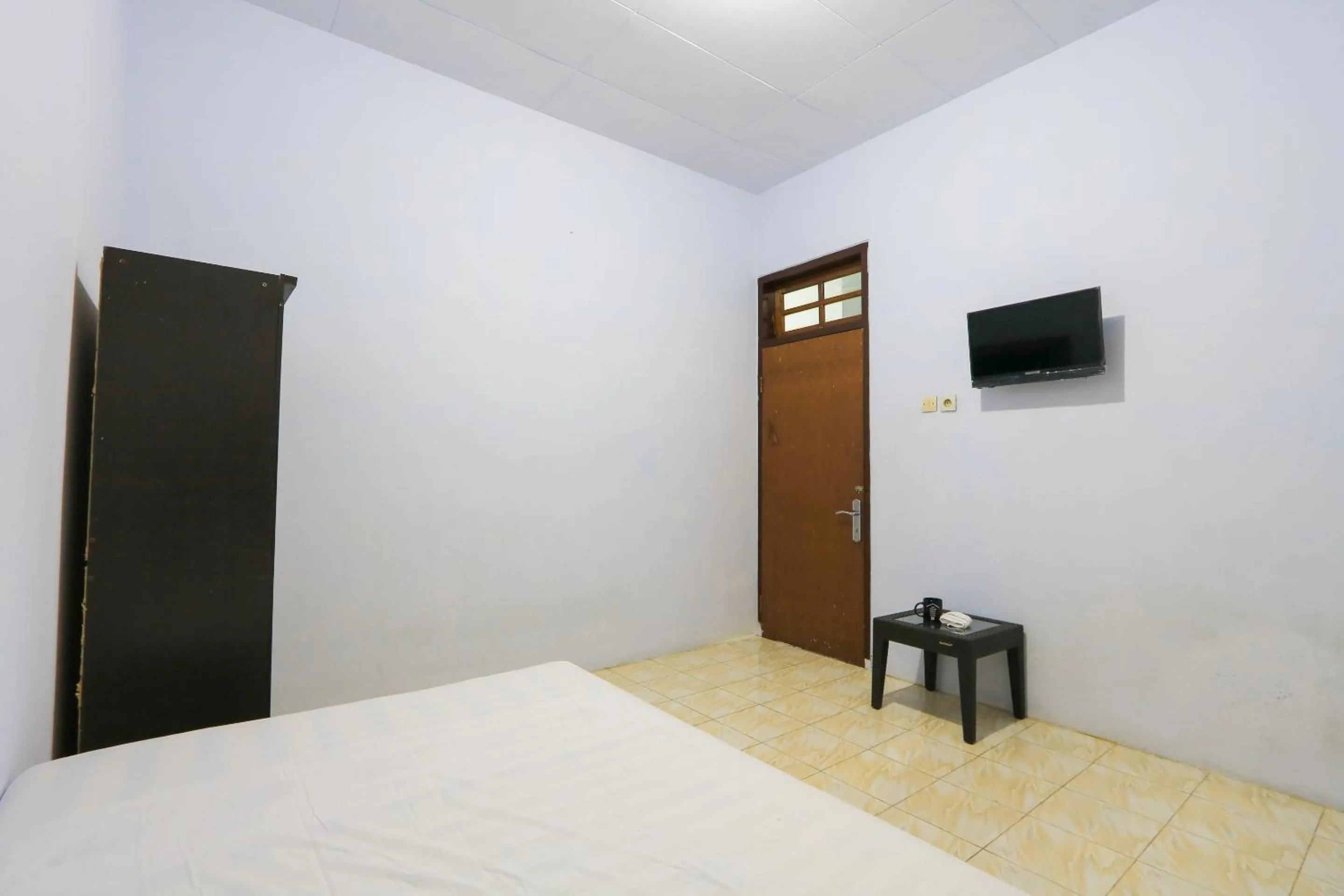 Bedroom, Bed in OYO Life 2724 Wisma Wijaya