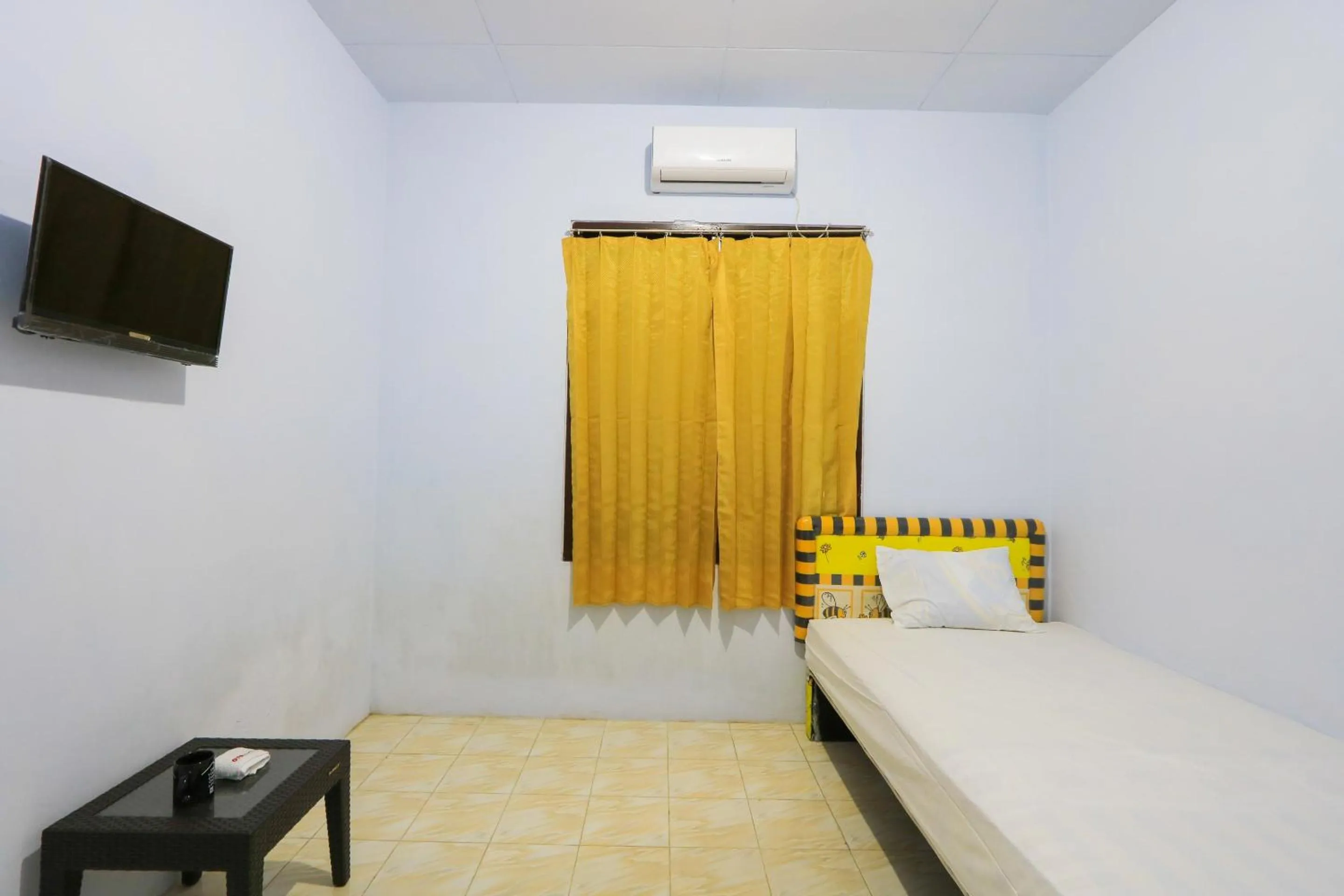 Bedroom, Bed in OYO Life 2724 Wisma Wijaya