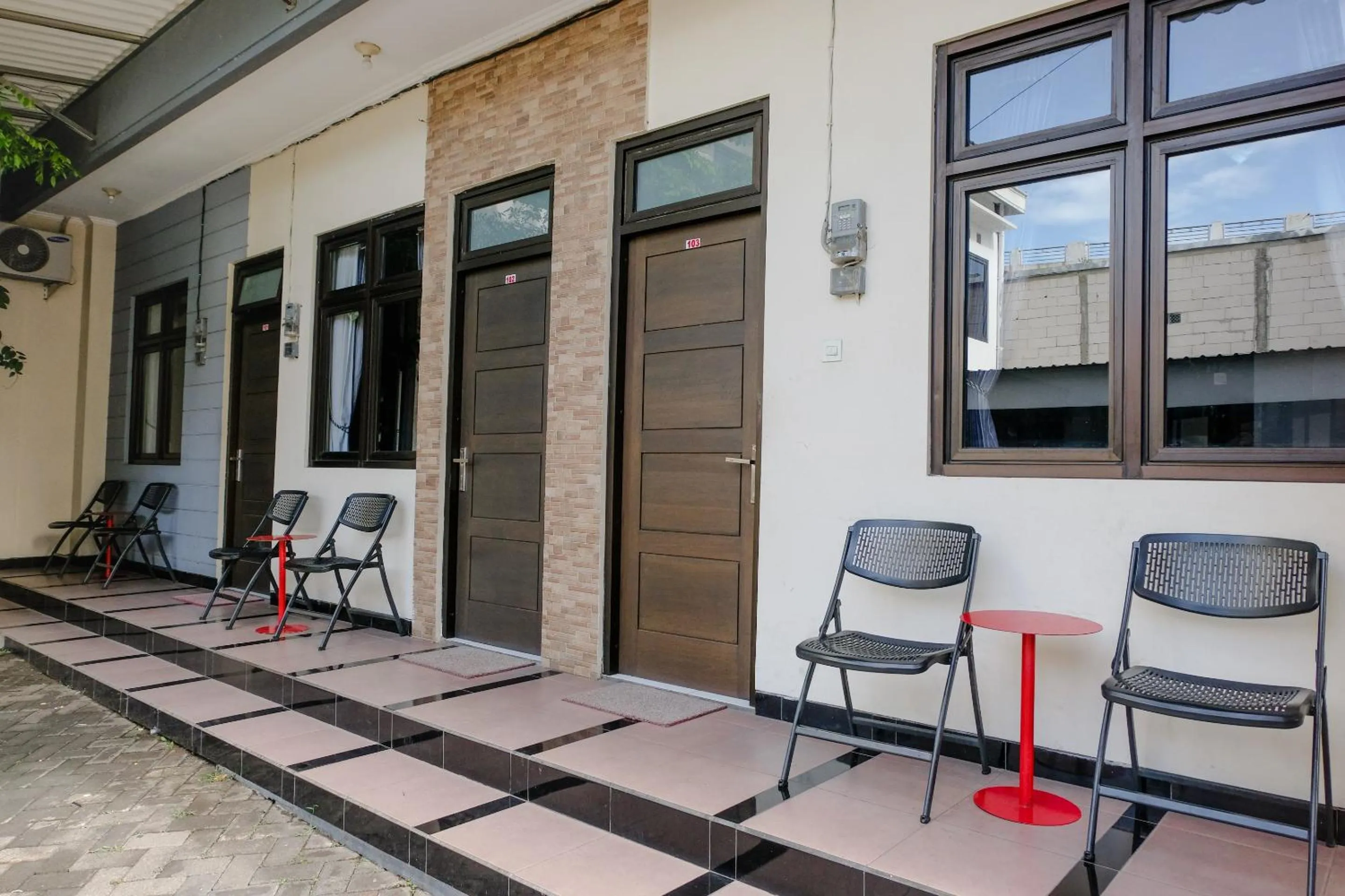 Lobby or reception in OYO Life 2744 Guest House Qudsi