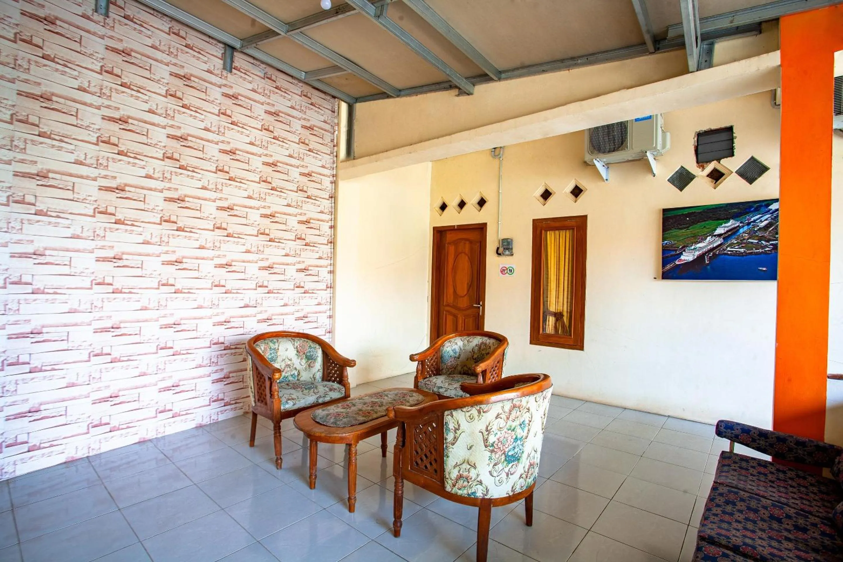 Lobby or reception in SPOT ON 2875 Kost Pandawa Syariah