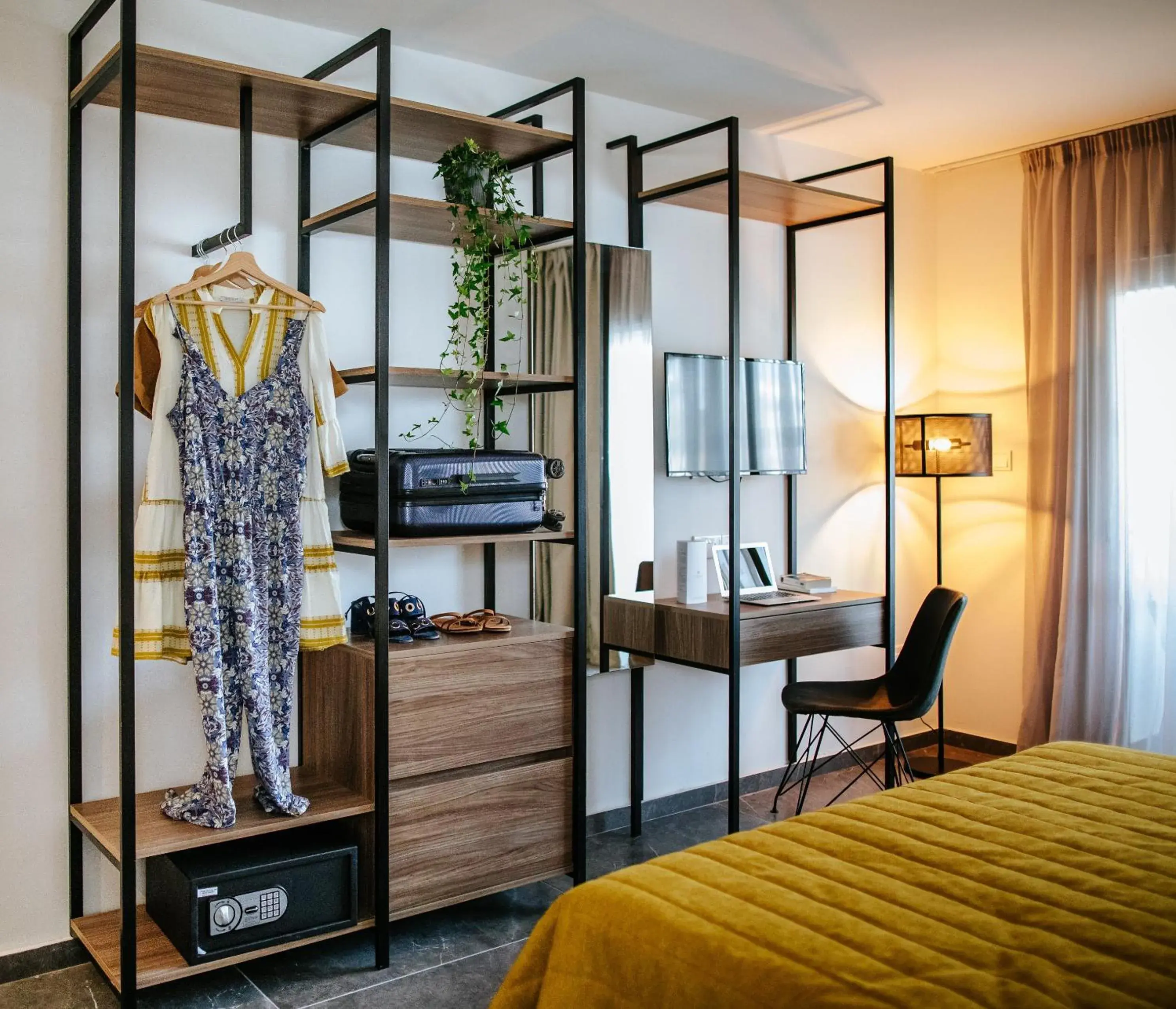 Bedroom, Bed in Cosmo Napa Boutique Hotel