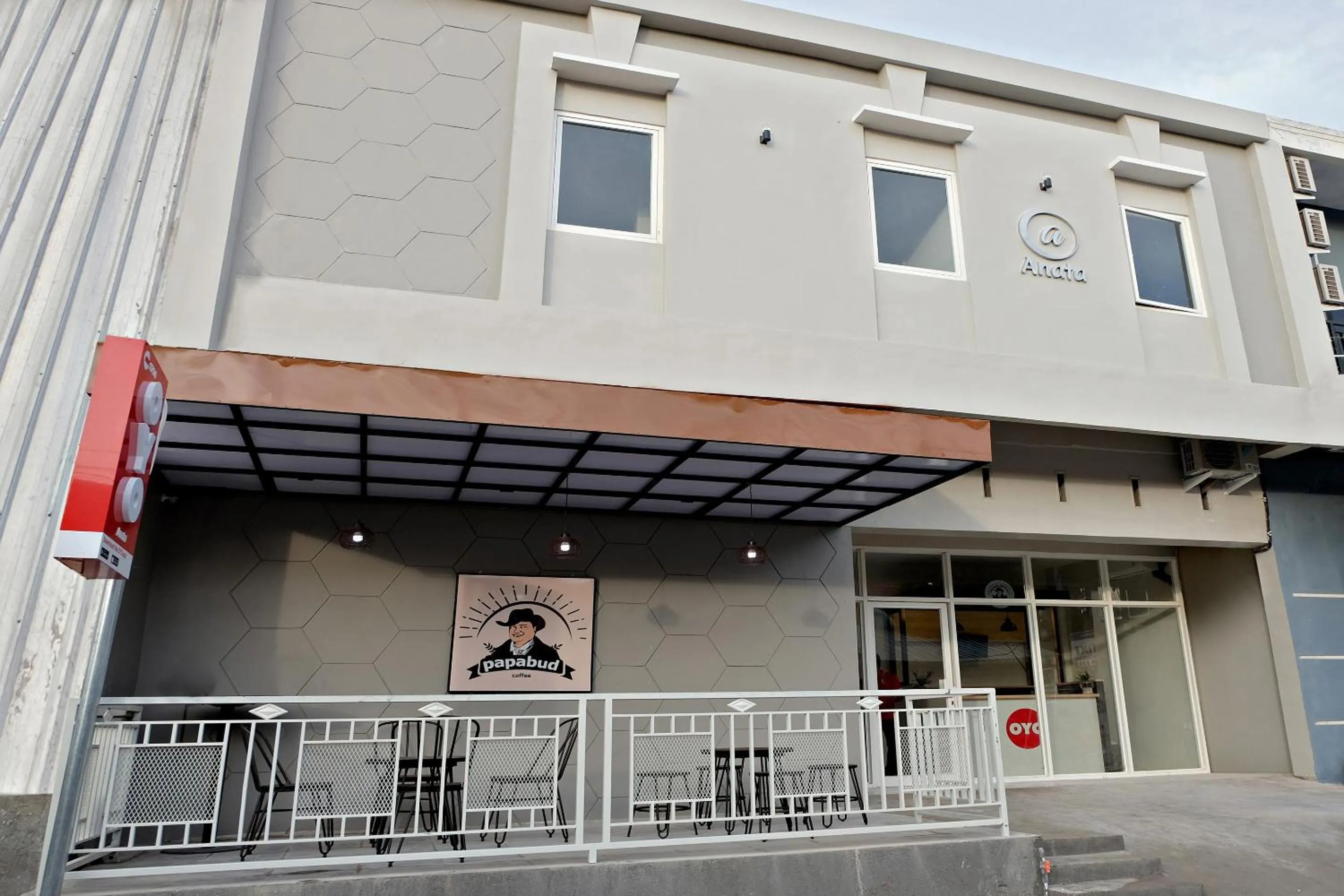 Facade/entrance in Super OYO 2756 Anata