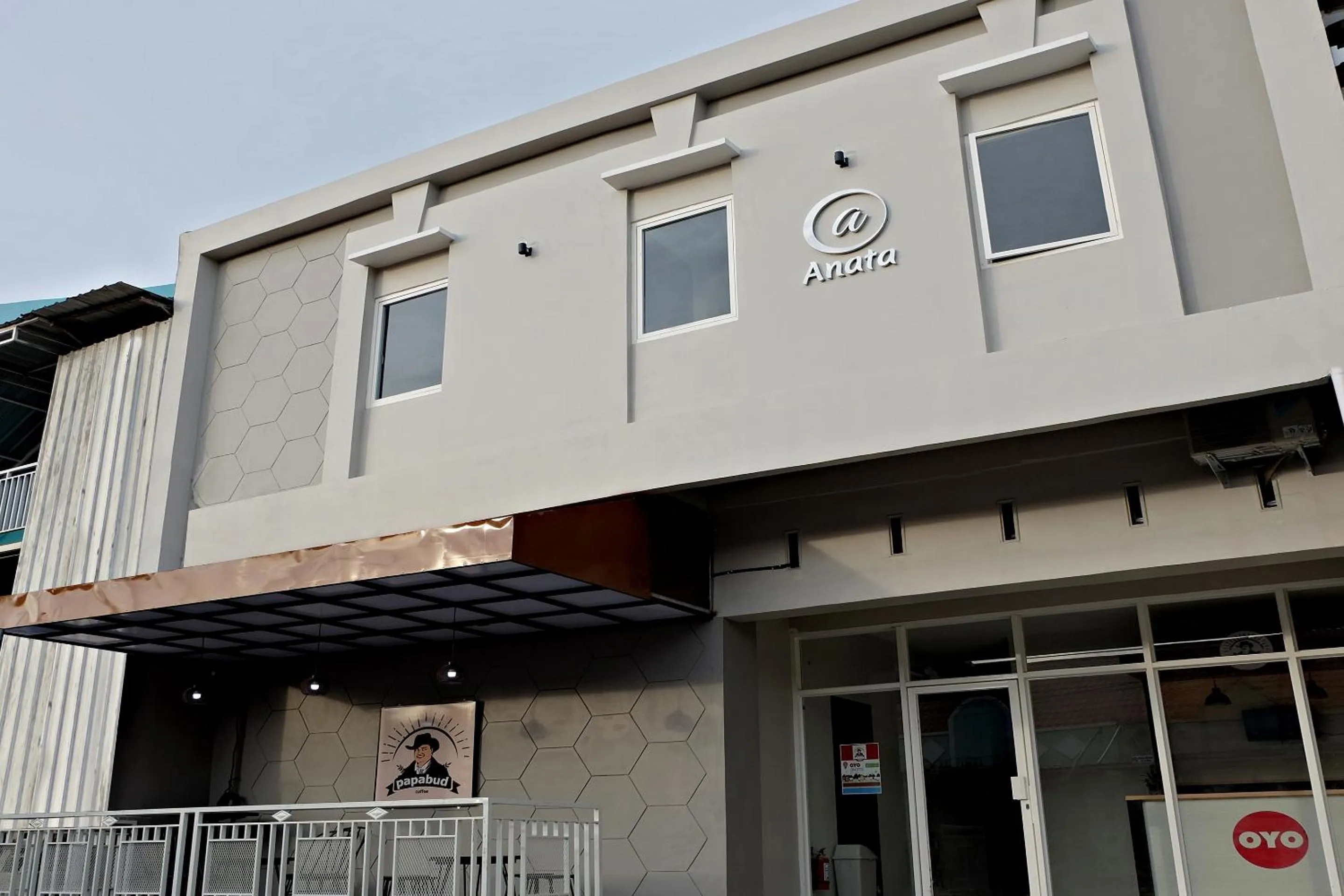 Facade/entrance in Super OYO 2756 Anata