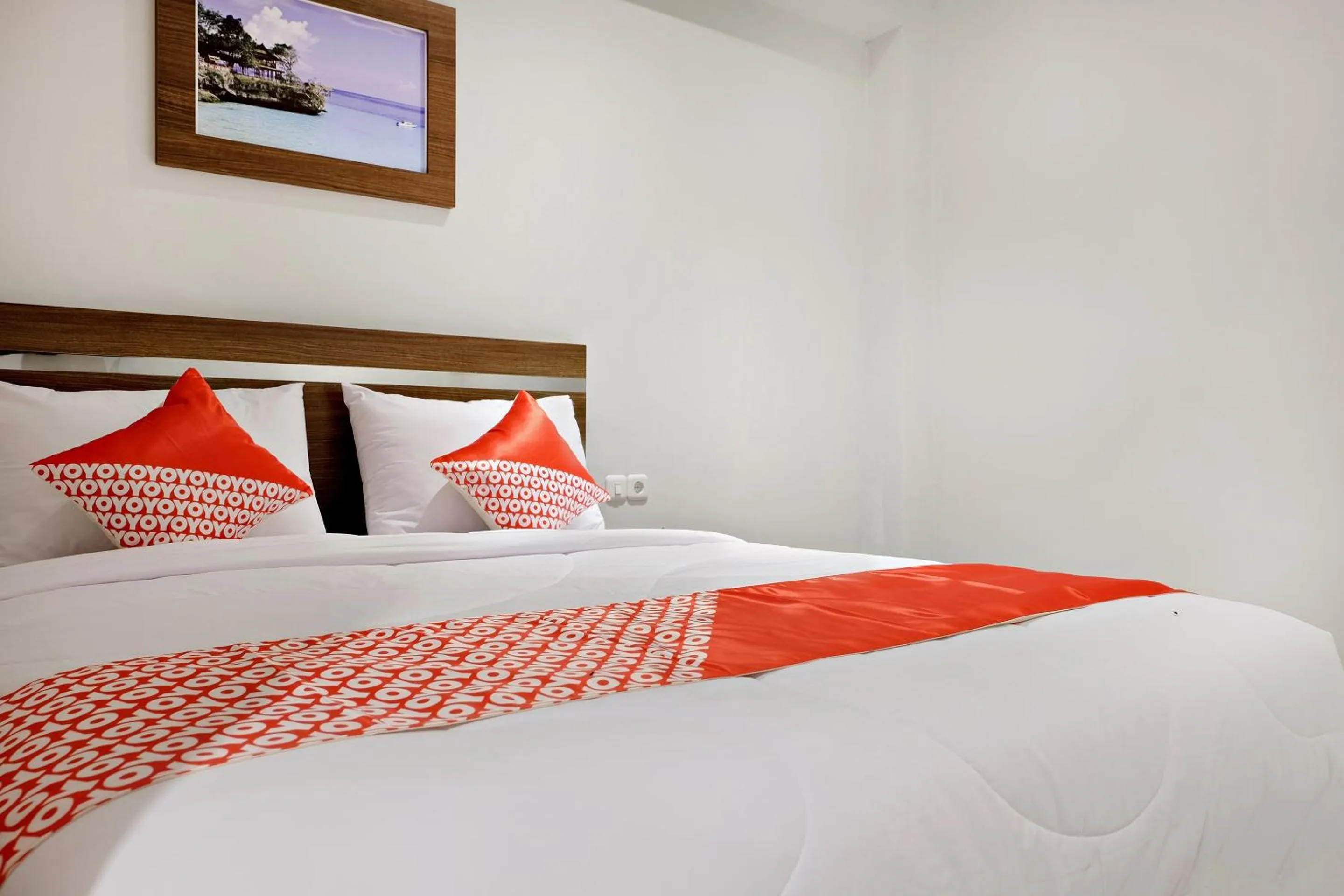 Bedroom, Bed in Super OYO 2756 Anata