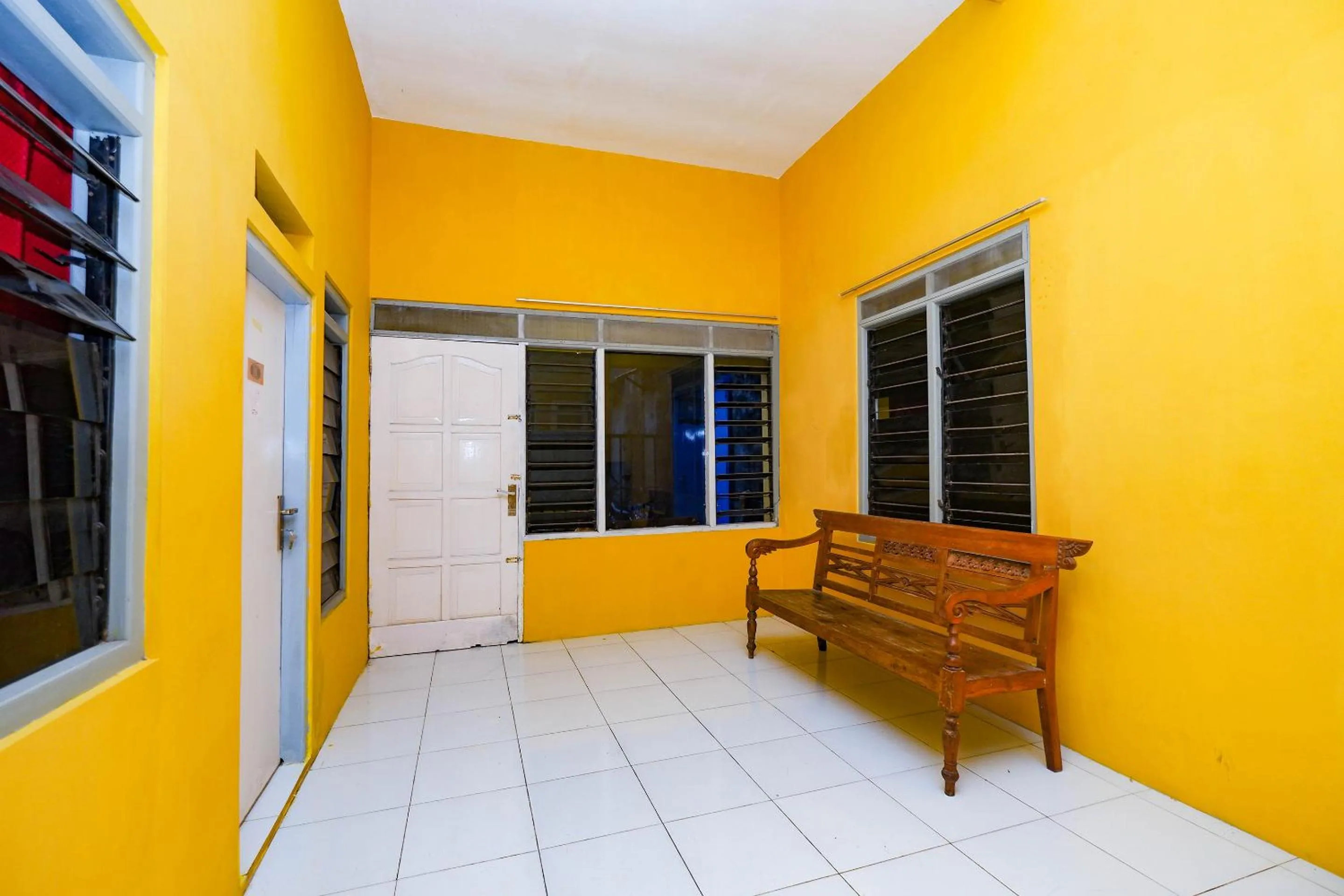 Area and facilities in OYO Life 2867 Kos Kuning