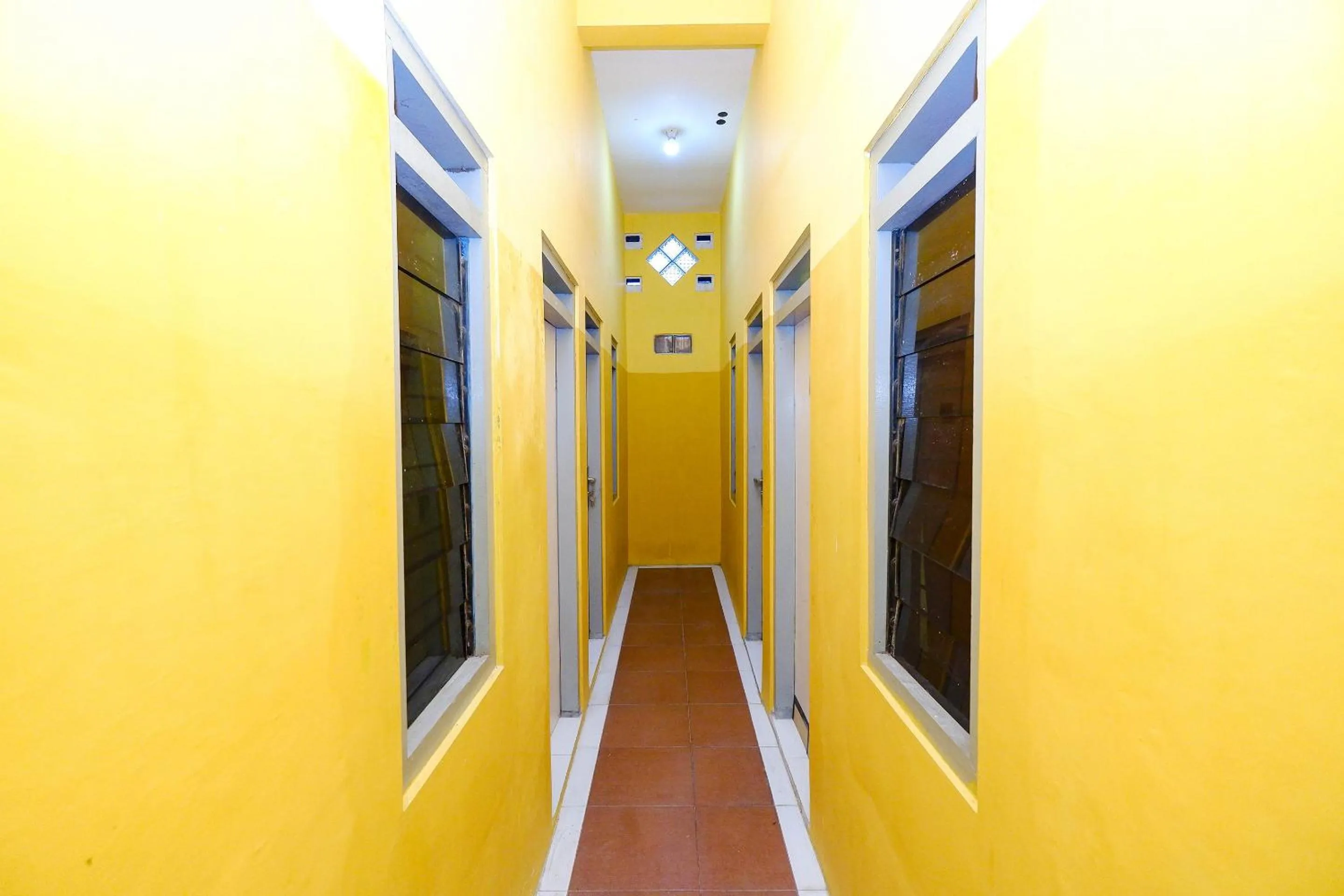 Area and facilities in OYO Life 2867 Kos Kuning