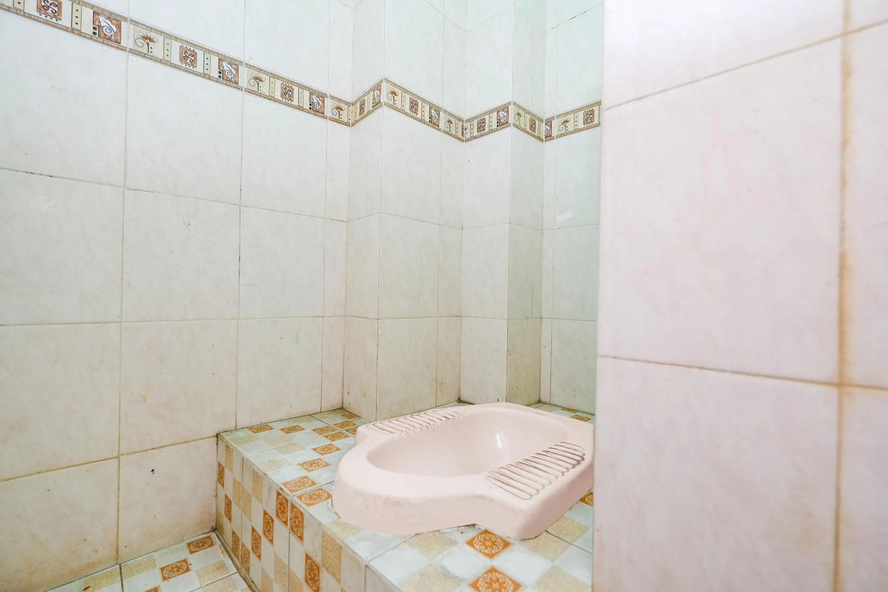 Bathroom in OYO Life 2867 Kos Kuning