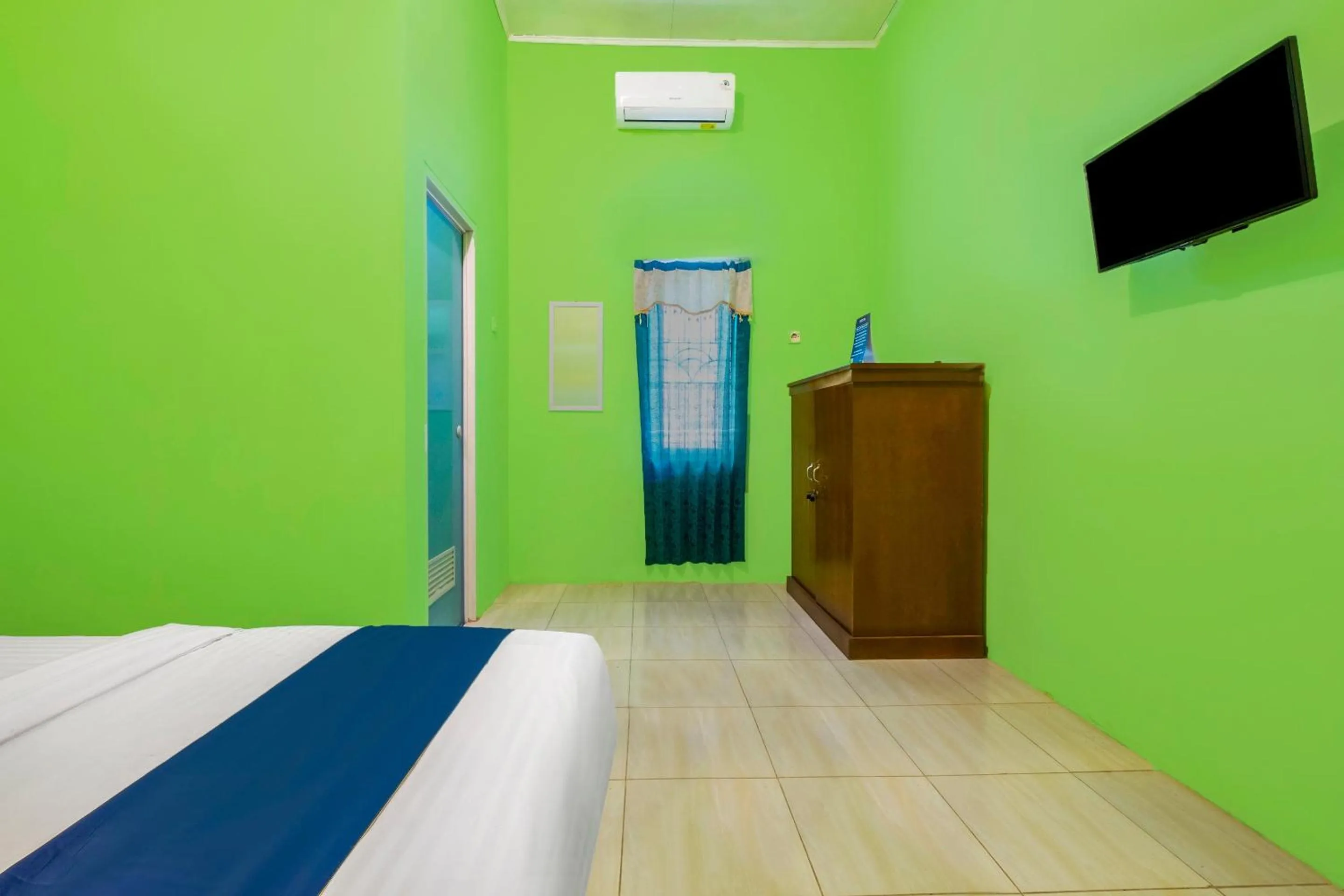 Bedroom in OYO 2859 Fatan Costel Syariah