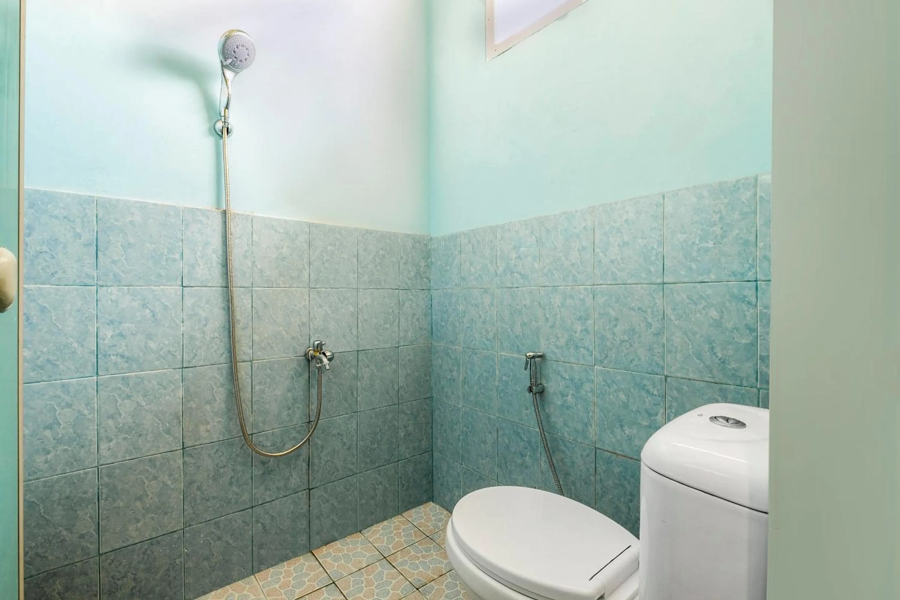 Bathroom in OYO 2859 Fatan Costel Syariah