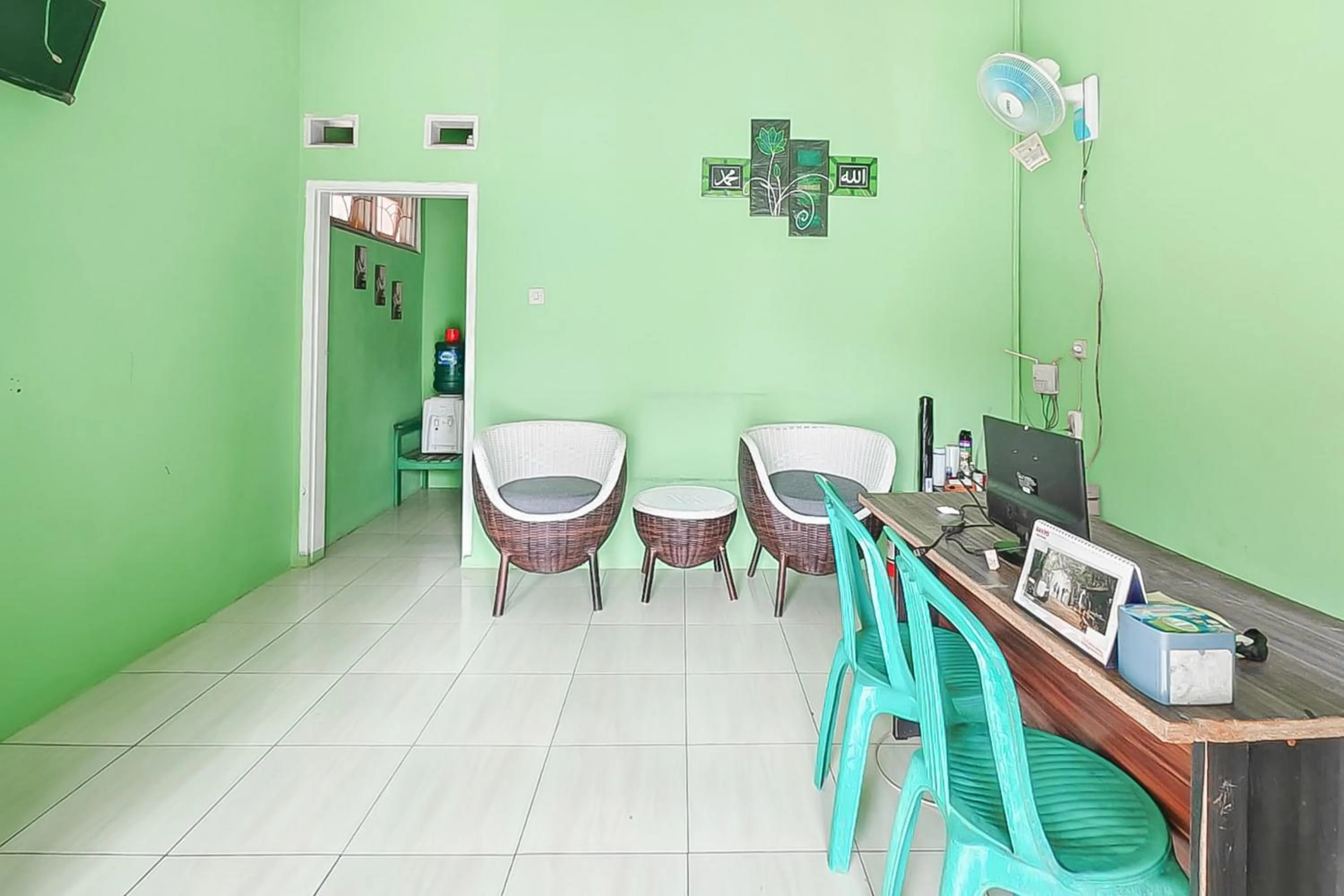 Lobby or reception in RedDoorz near RS Dr Hafiz Cianjur