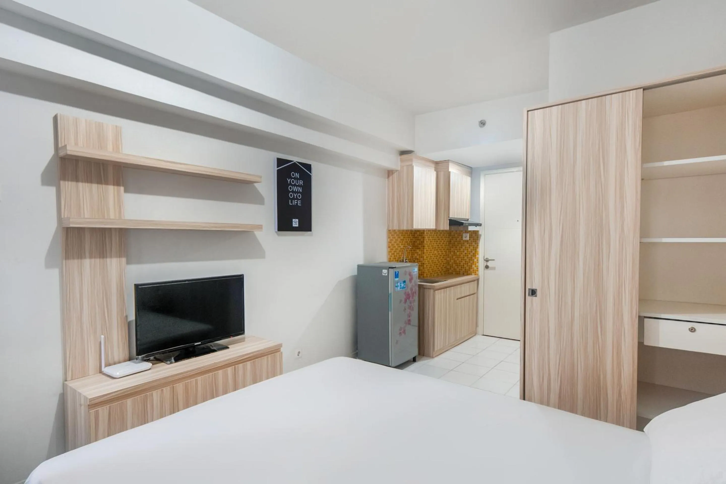 Bedroom, Bed in OYO Life 2837 Apartment Dramaga Tower