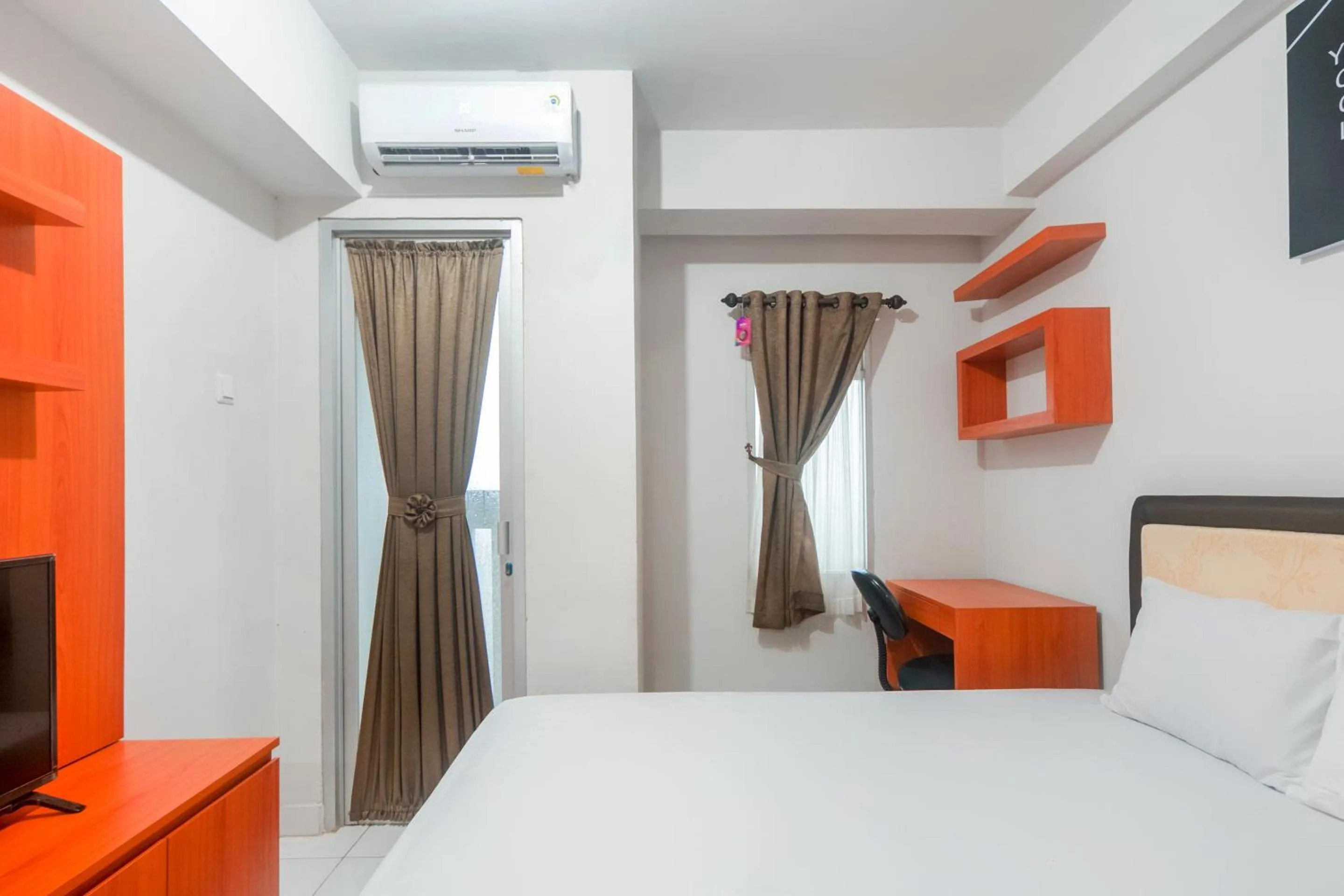 Bedroom, Bed in OYO Life 2837 Apartment Dramaga Tower