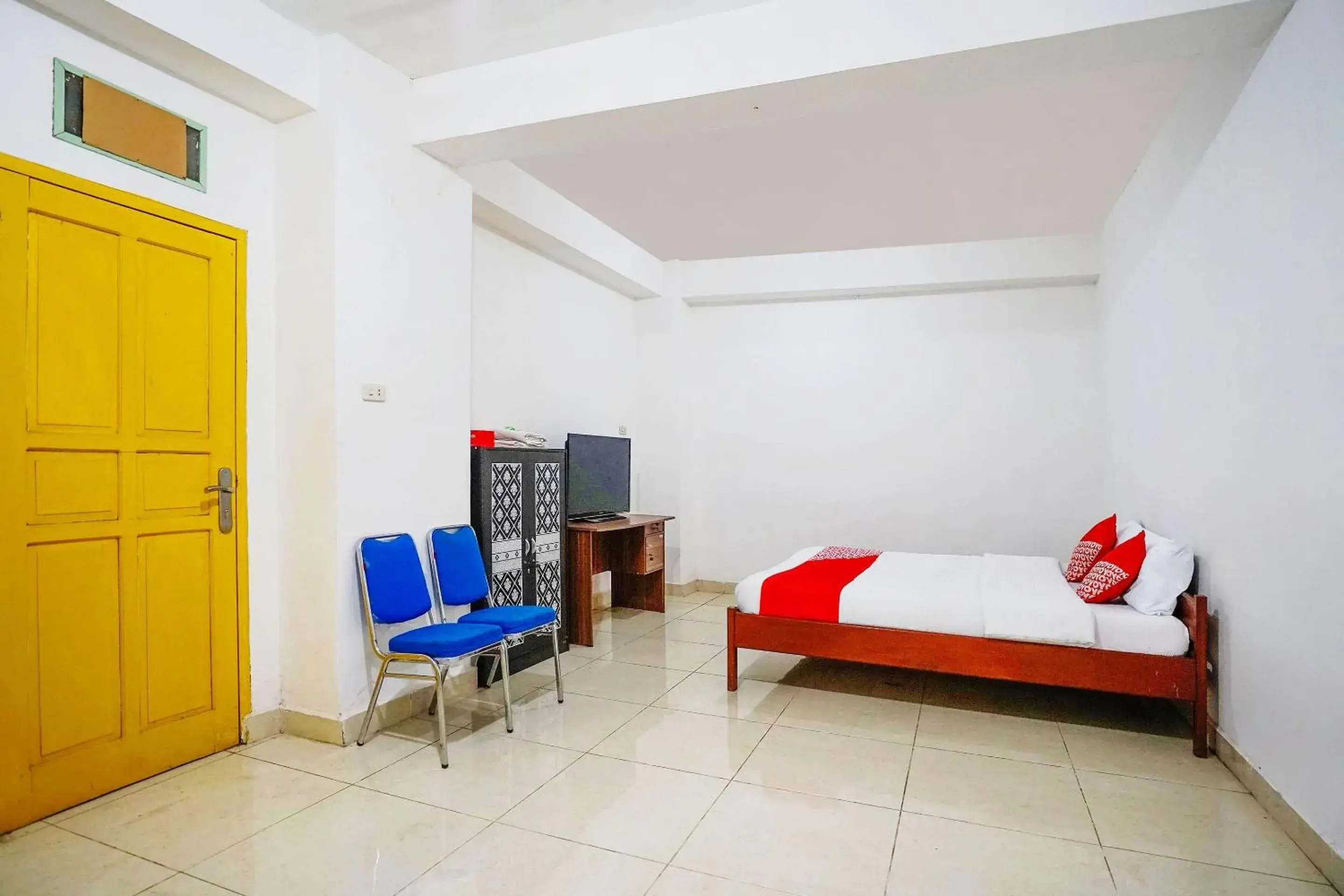 Bedroom, Bed in OYO Life 2820 Hotel Perdana Syariah Bedroom, Bed in OYO Life 2820 Hotel Perdana Syariah