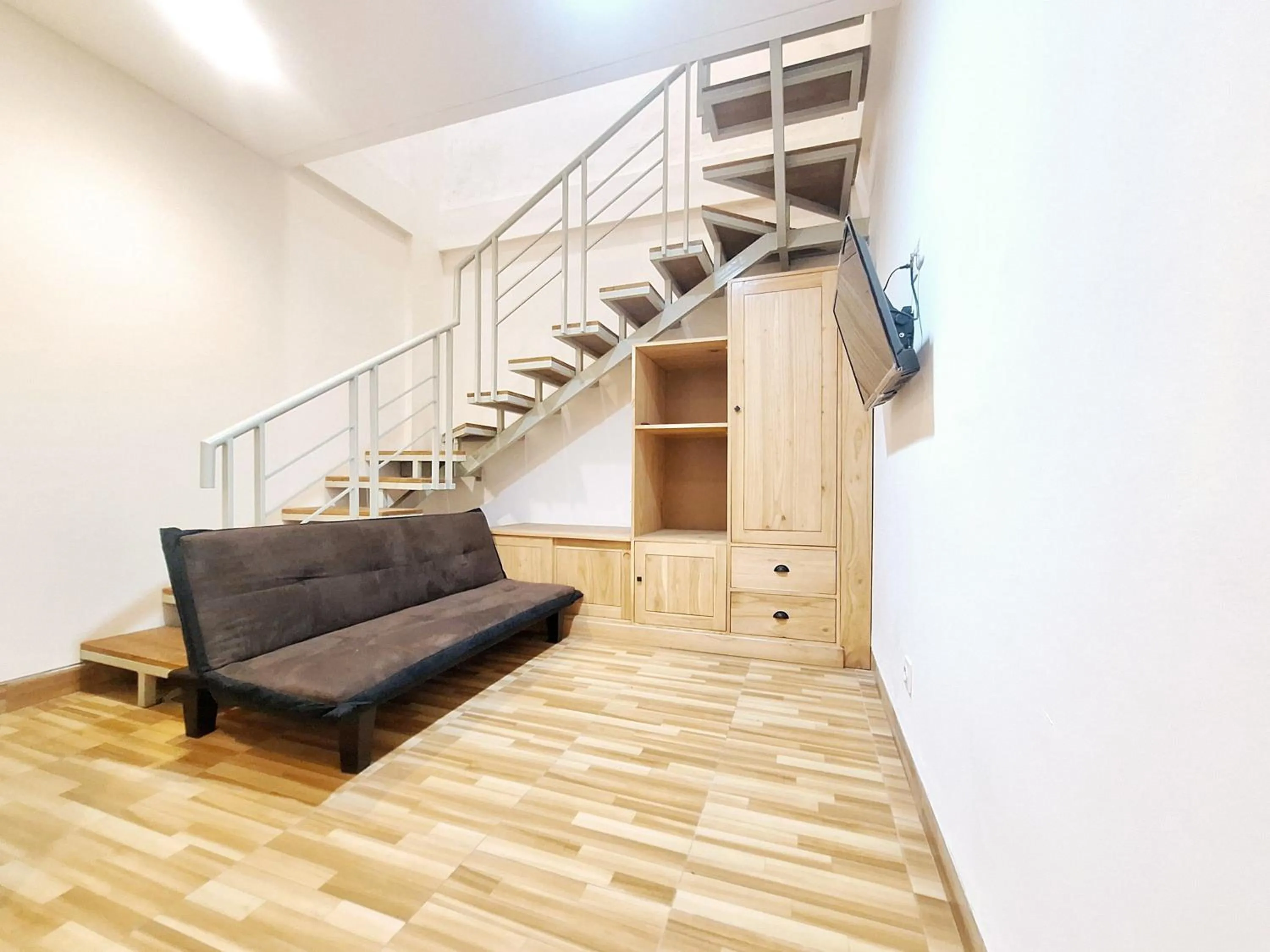 Seating area in Sari Panguripan RedPartner Near UGM