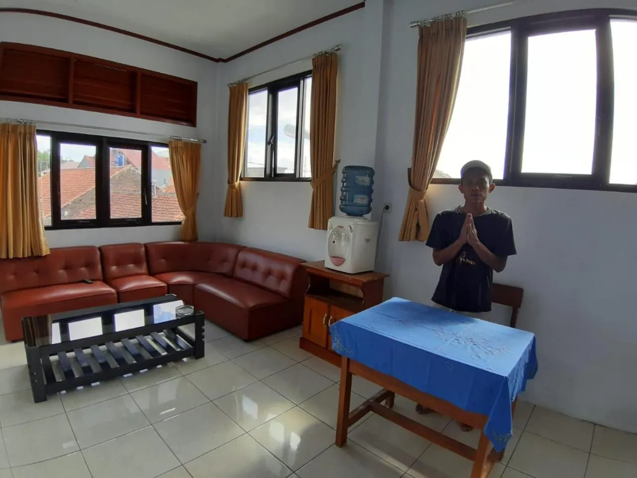 Lobby or reception in OYO Life 2884 Wisma Jatnika Syariah