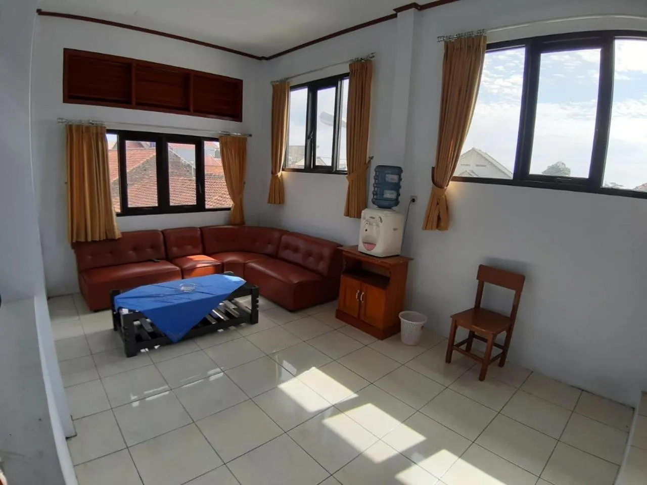 Lobby or reception in OYO Life 2884 Wisma Jatnika Syariah