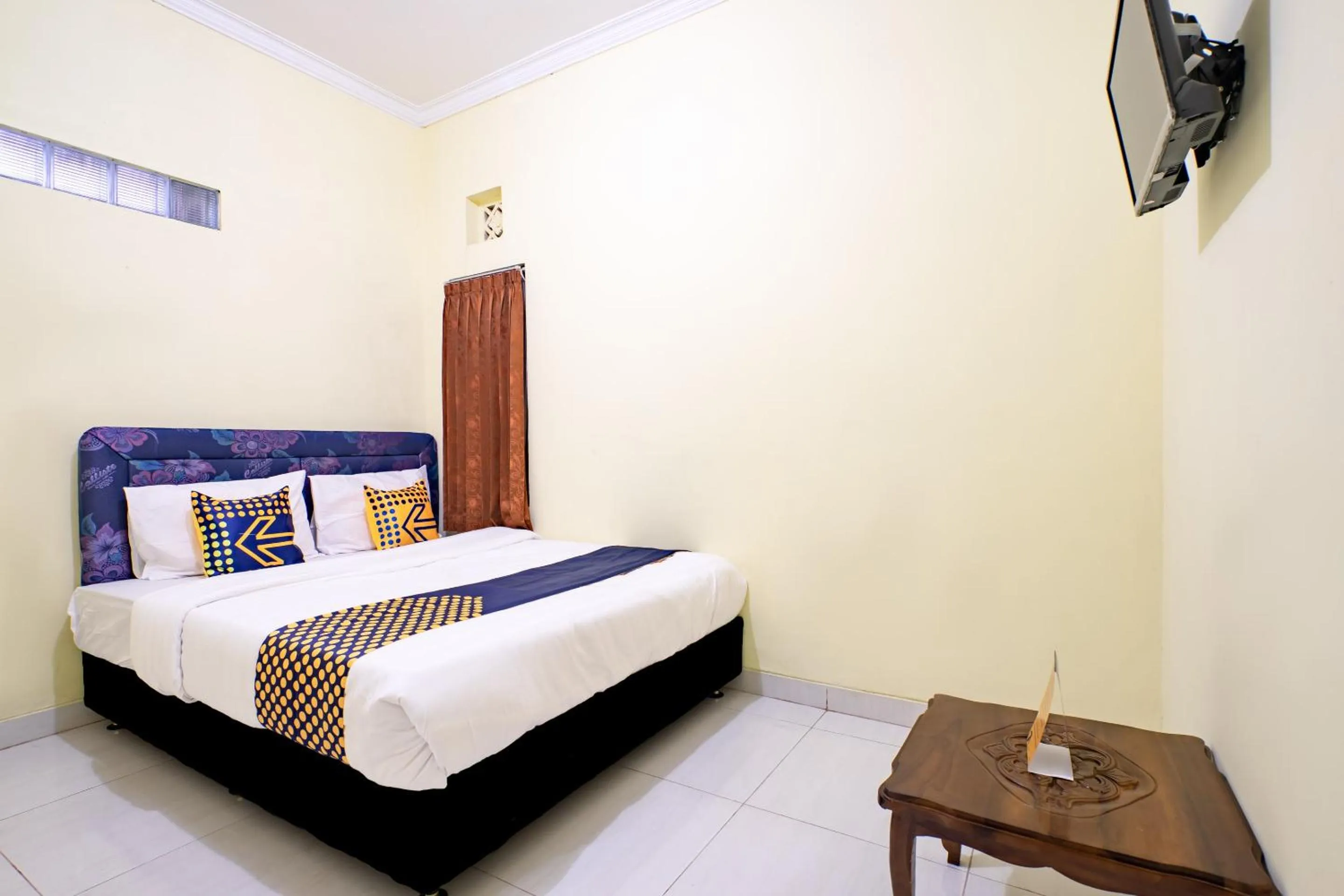 Bedroom, Bed in Hotel O Nabila Homestay