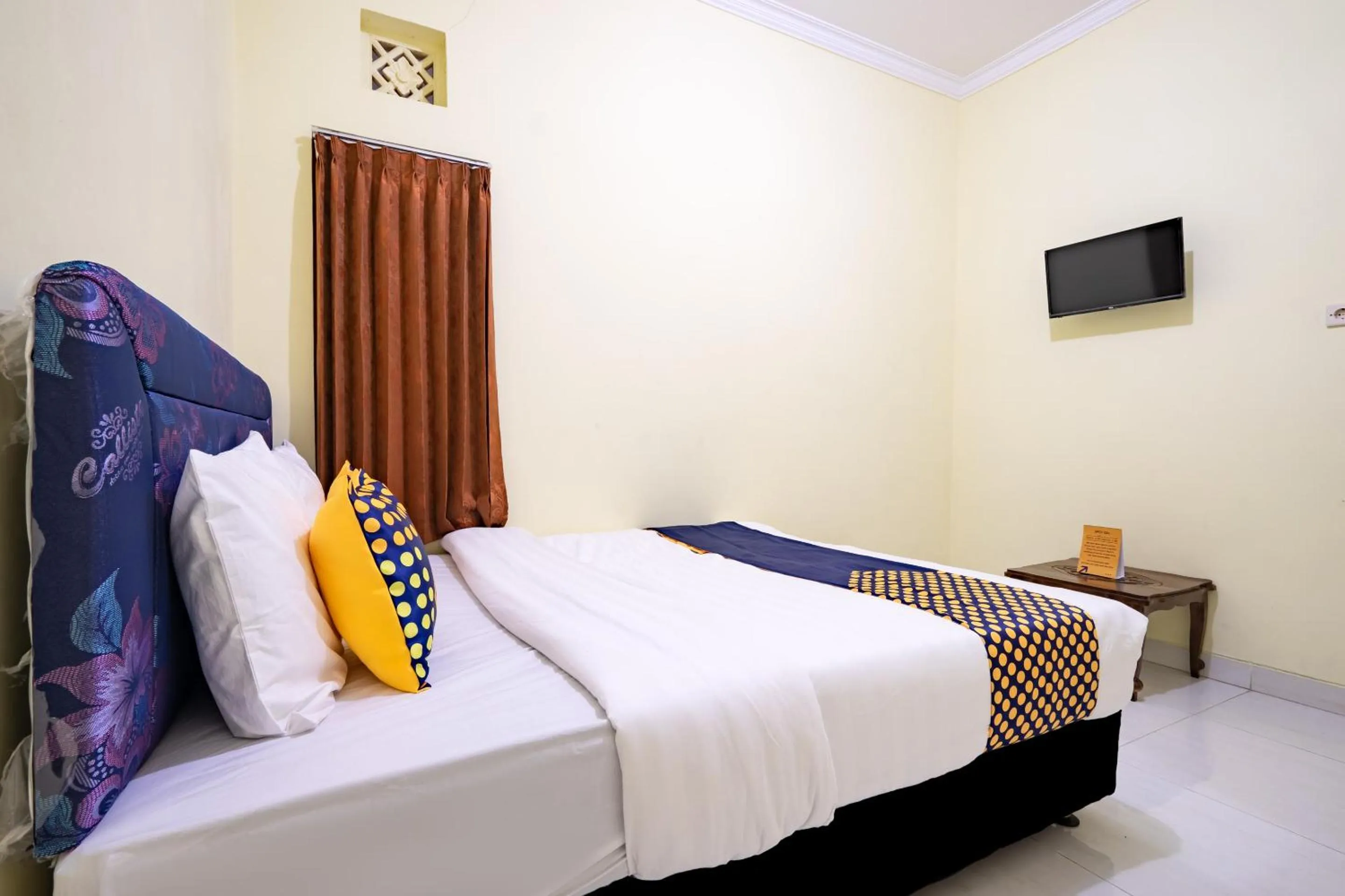 Bedroom, Bed in Hotel O Nabila Homestay