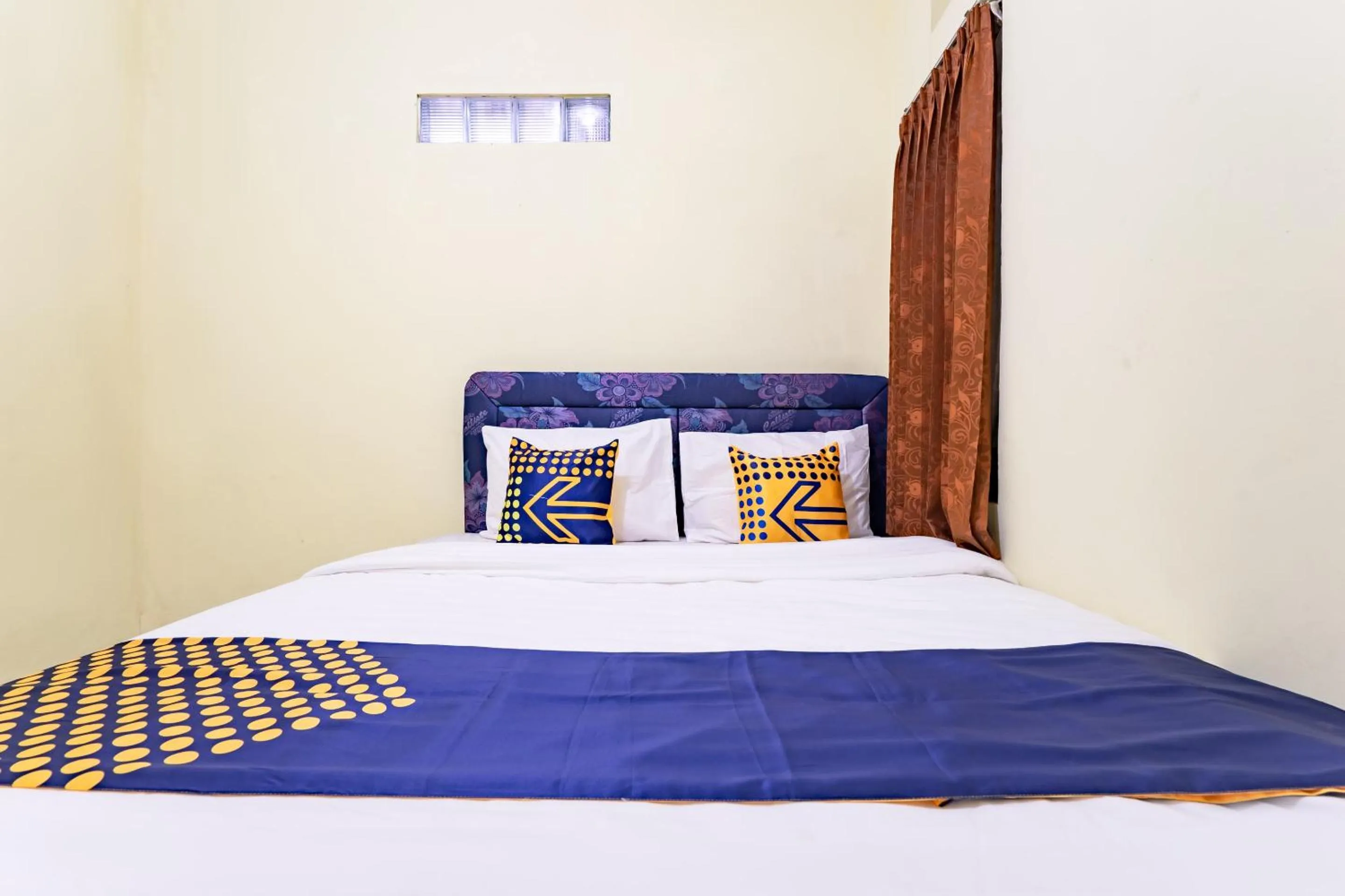 Bedroom, Bed in Hotel O Nabila Homestay