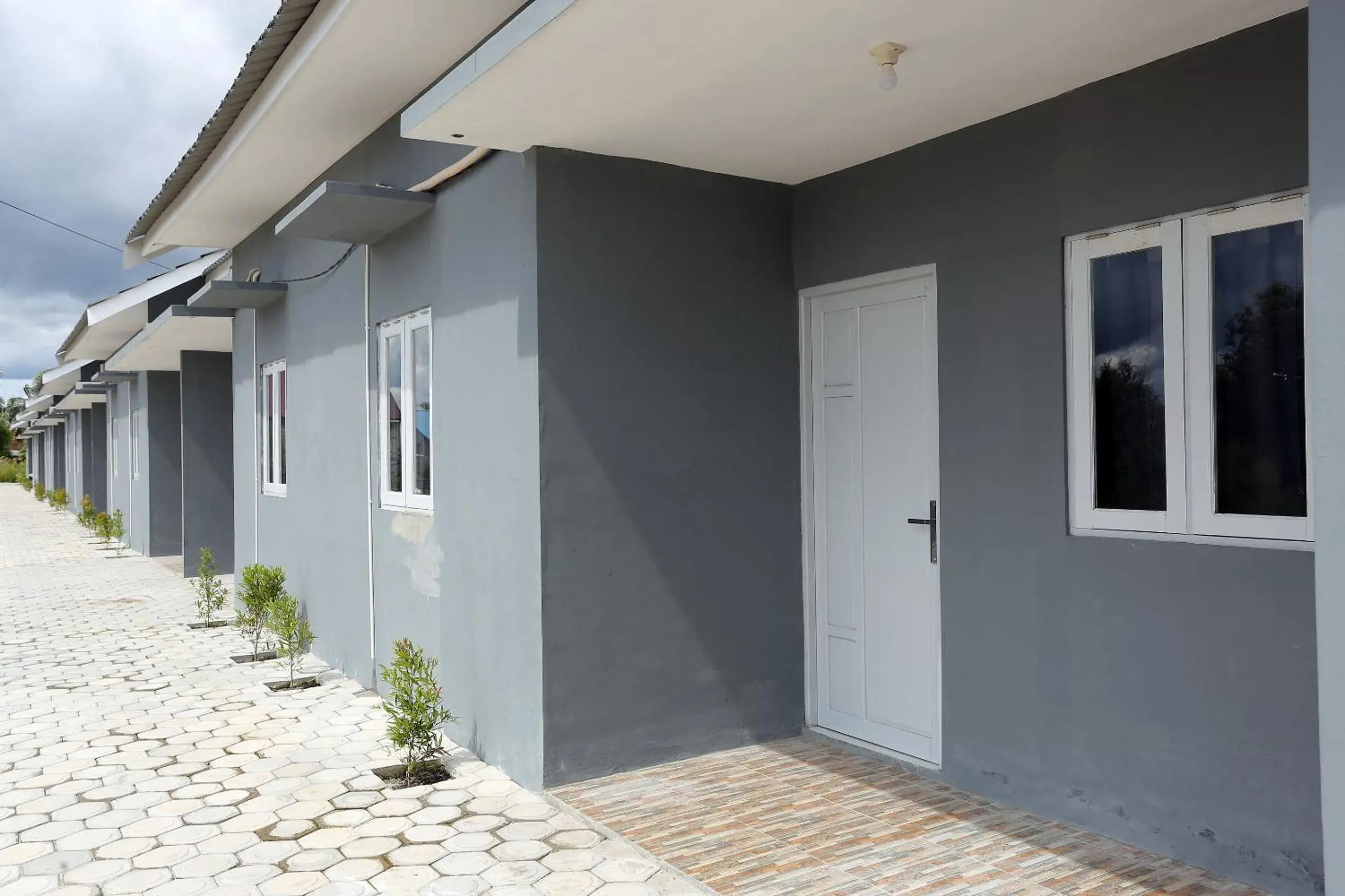 Facade/entrance in RedDoorz near Universitas Palangkaraya 2 Facade/entrance in RedDoorz near Universitas Palangkaraya 2