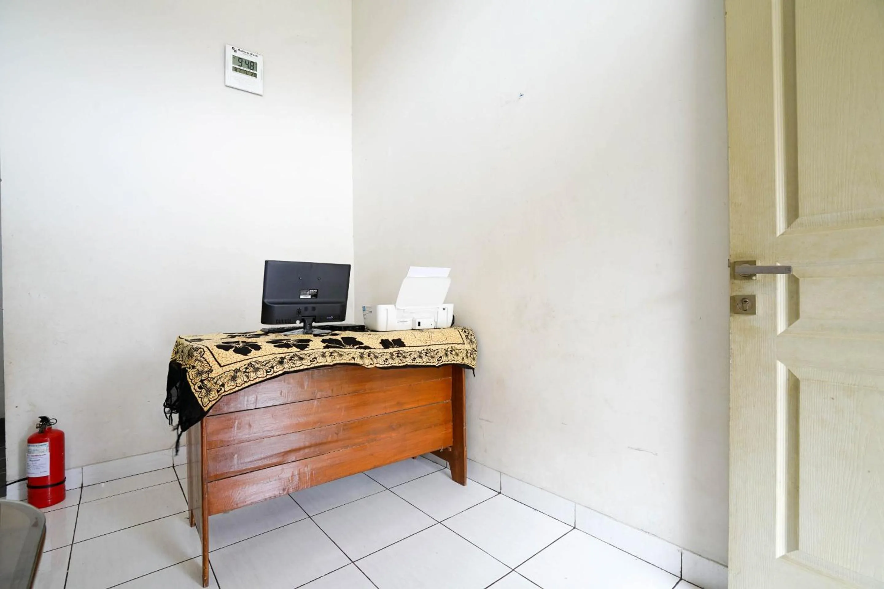 Lobby or reception in OYO Life 2874 Berlian Residence