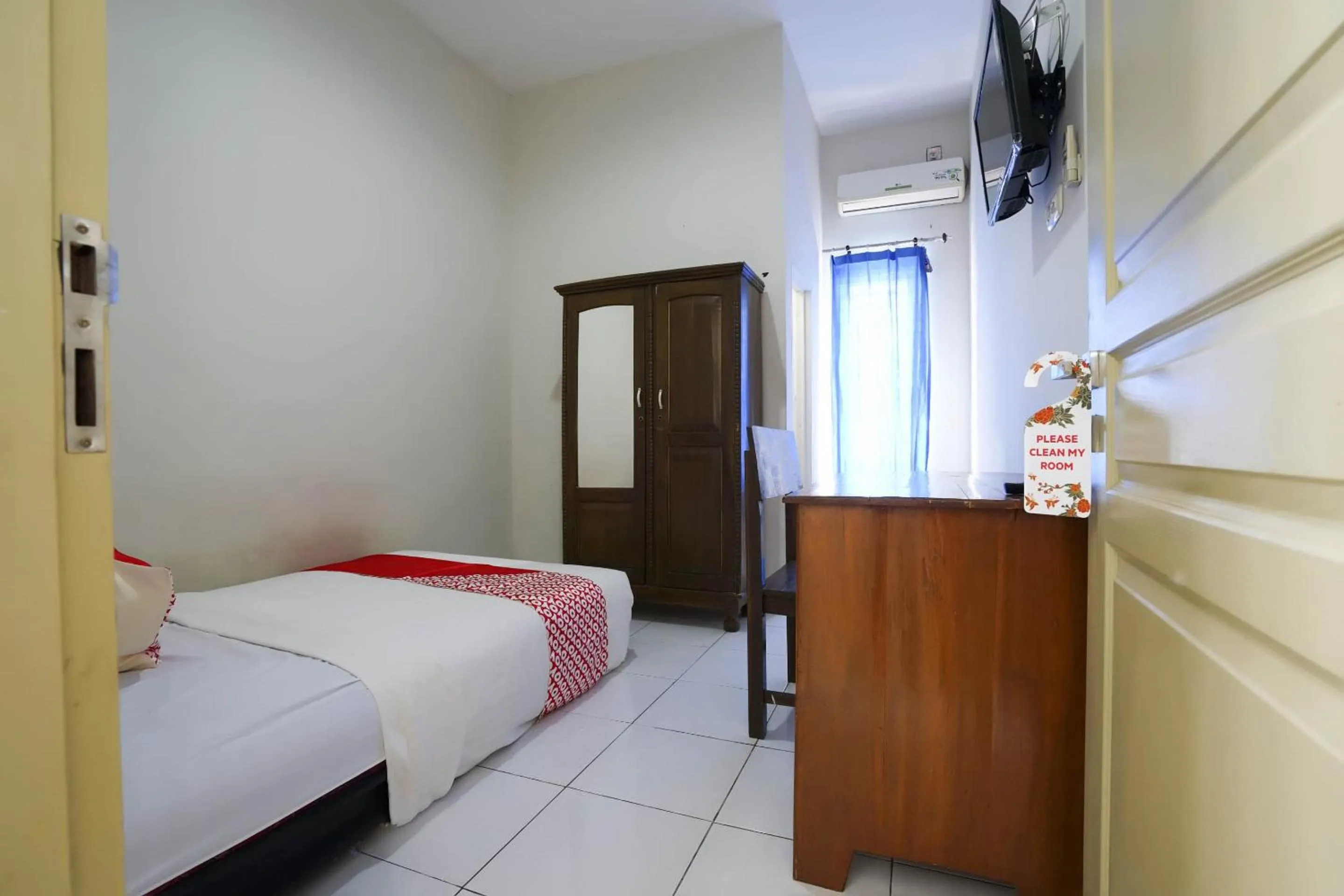 Bedroom, Bed in OYO Life 2874 Berlian Residence