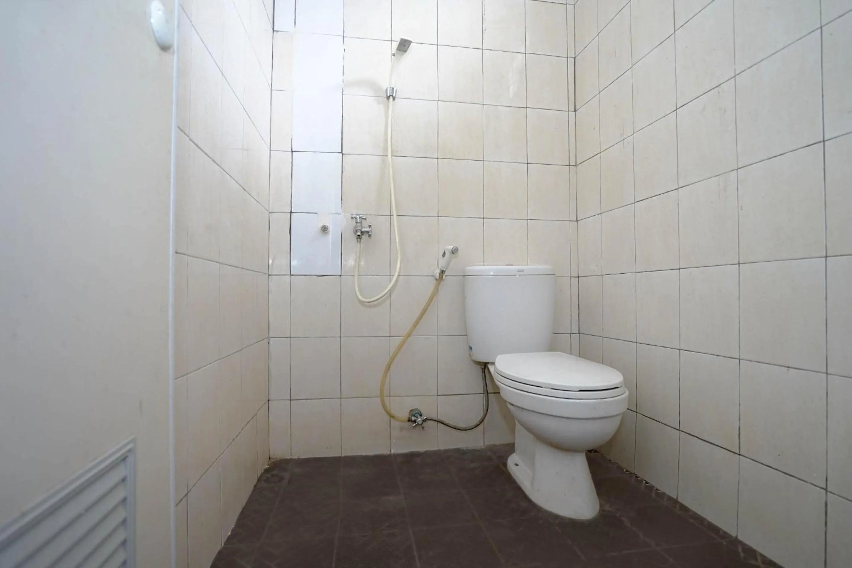 Bedroom in OYO Life 2874 Berlian Residence