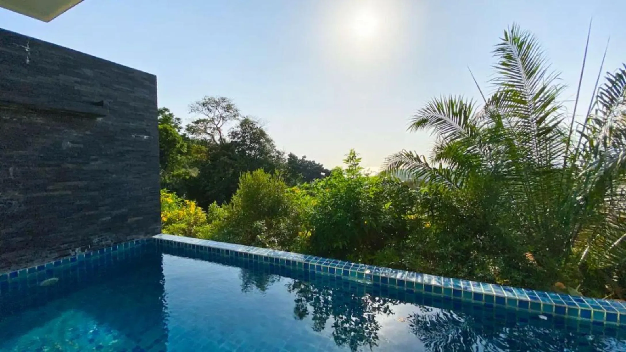 Swimming pool in Silla Villa Kata Beach