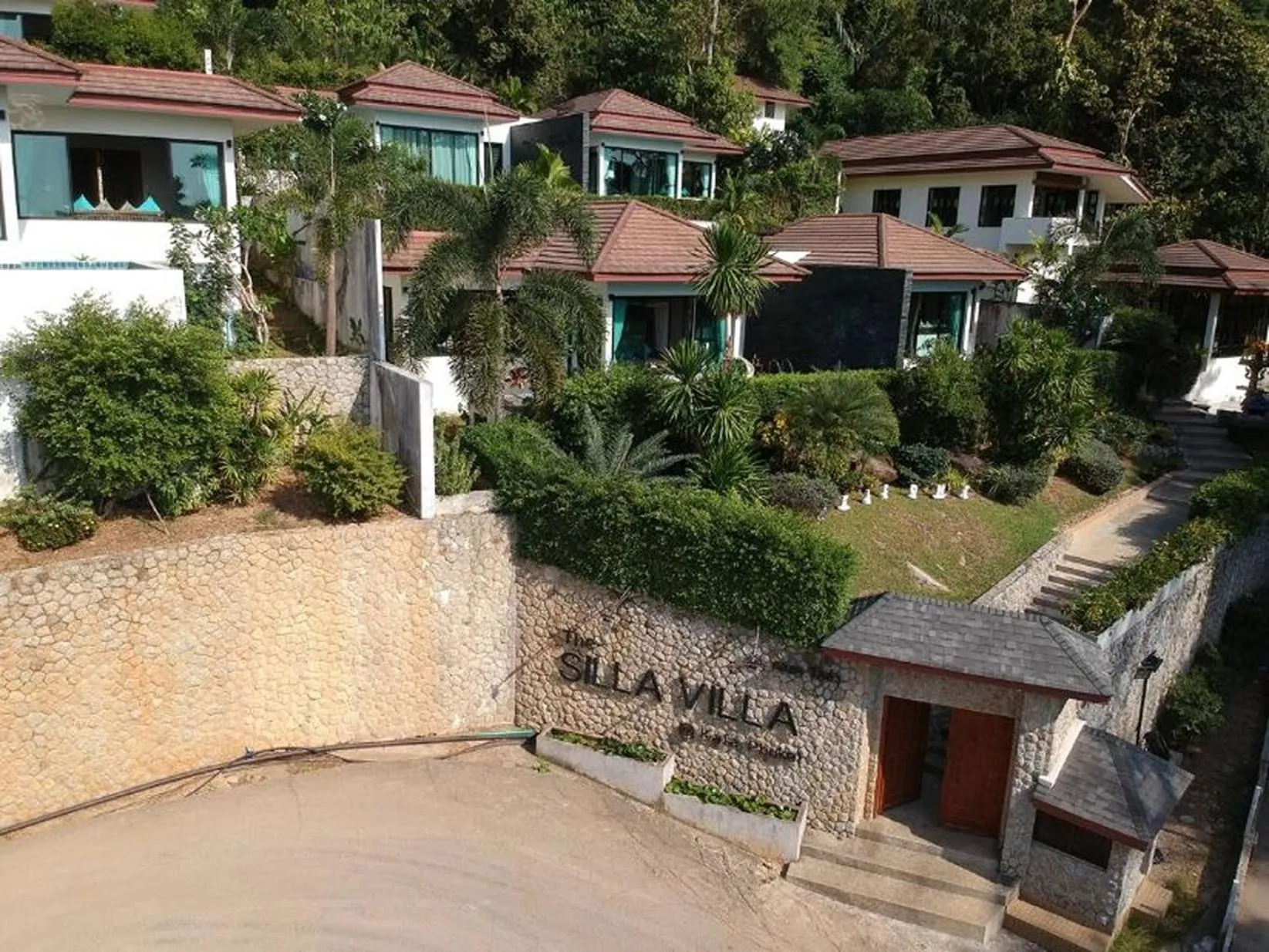 Day in Silla Villa Kata Beach