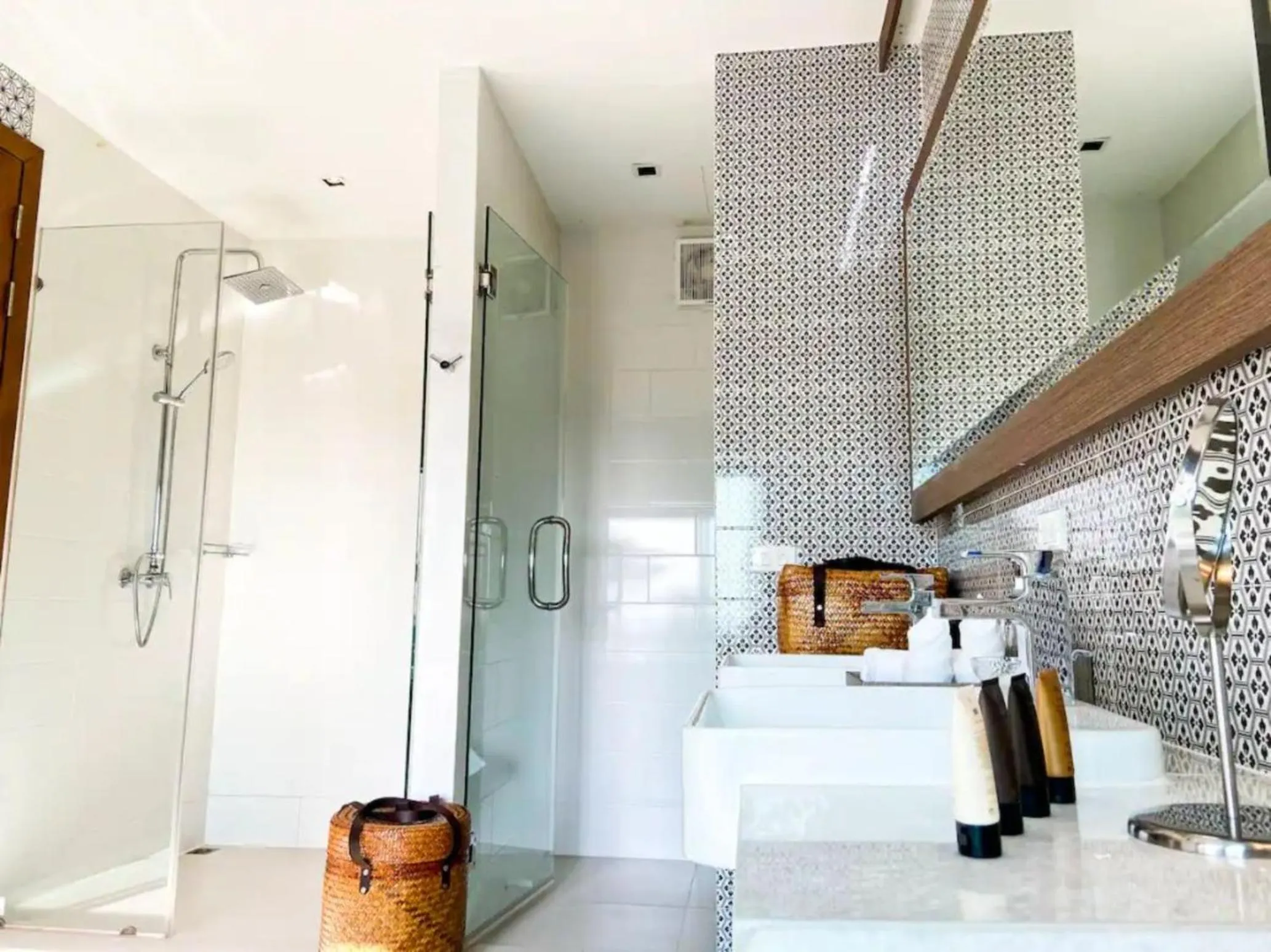 Bathroom in Silla Villa Kata Beach