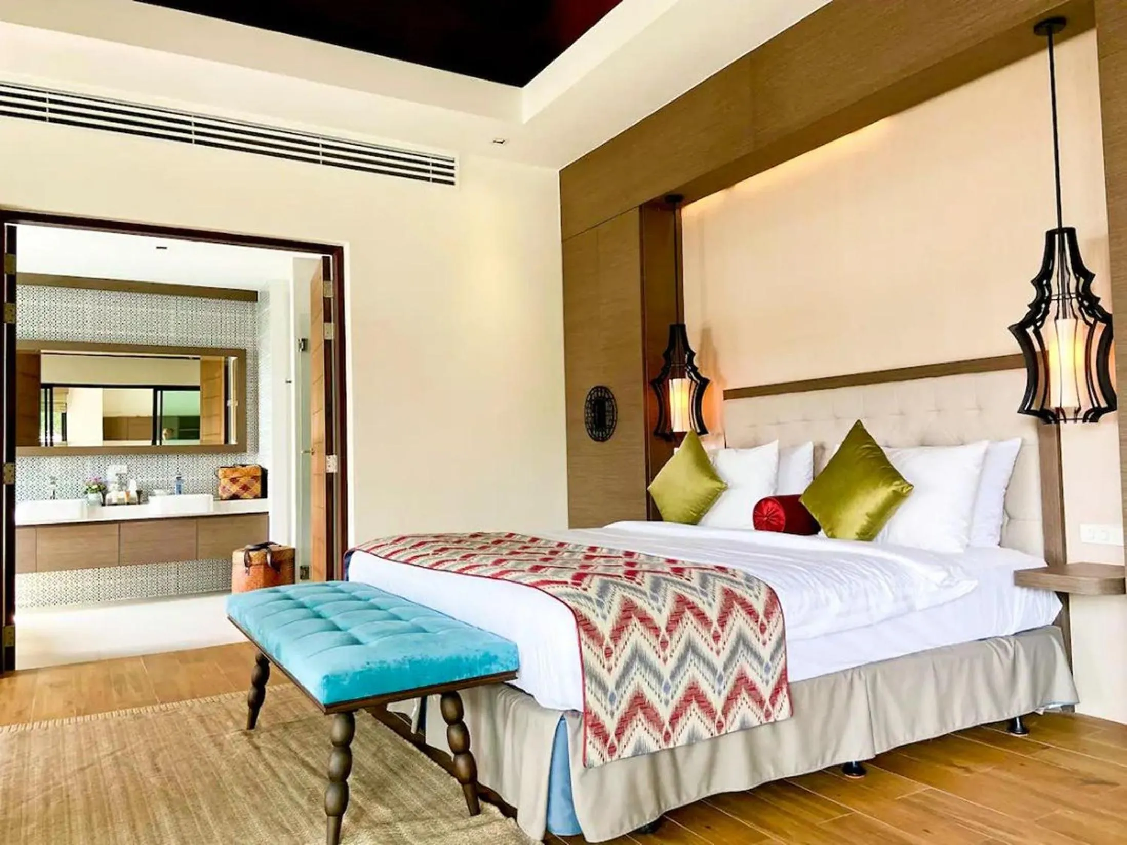 Photo of the whole room, Bed in Silla Villa Kata Beach