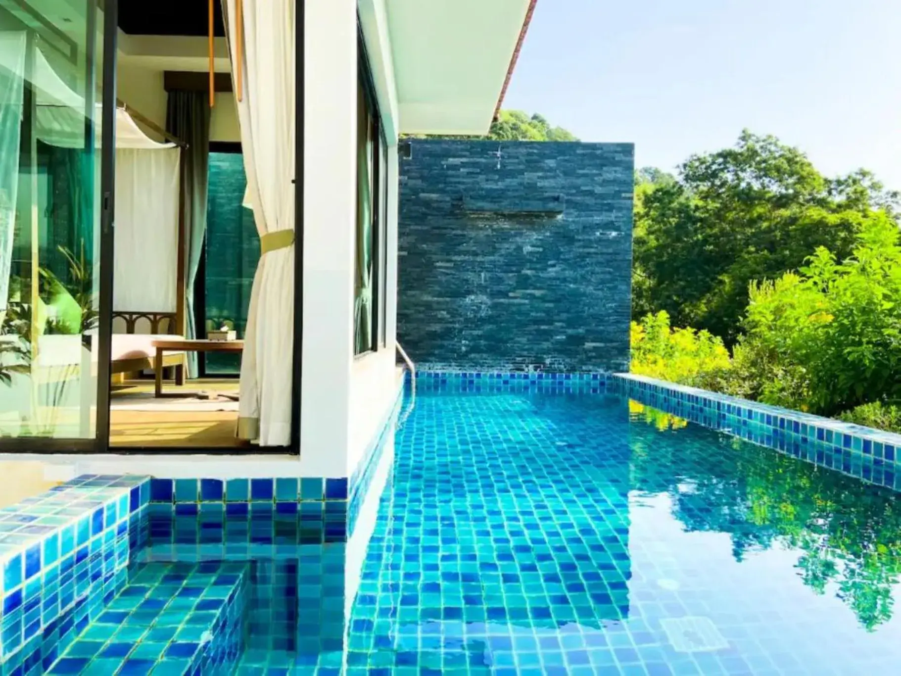 Swimming pool in Silla Villa Kata Beach Swimming pool in Silla Villa Kata Beach