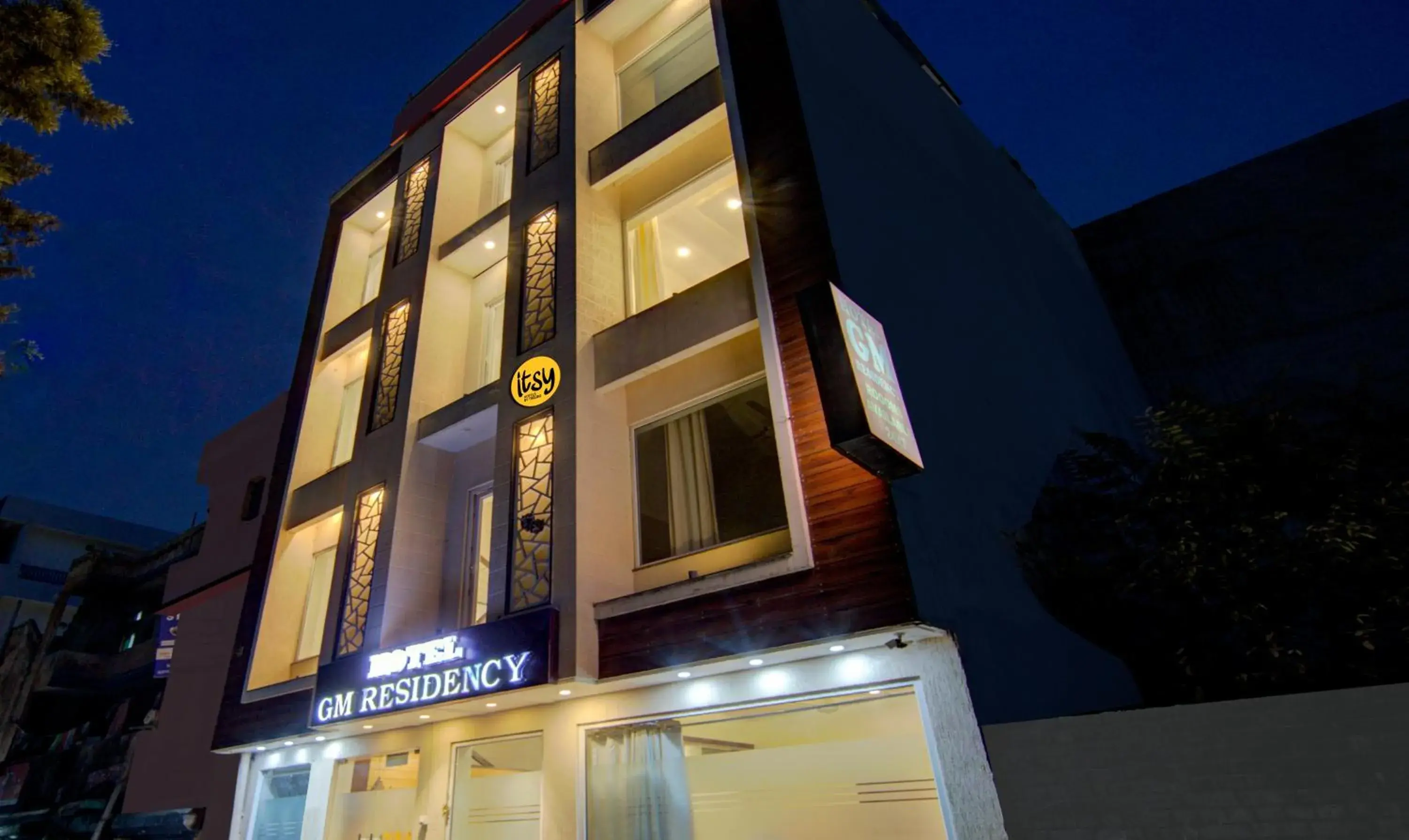 Property building in Itsy Hotels GM Residency Property building in Itsy Hotels GM Residency