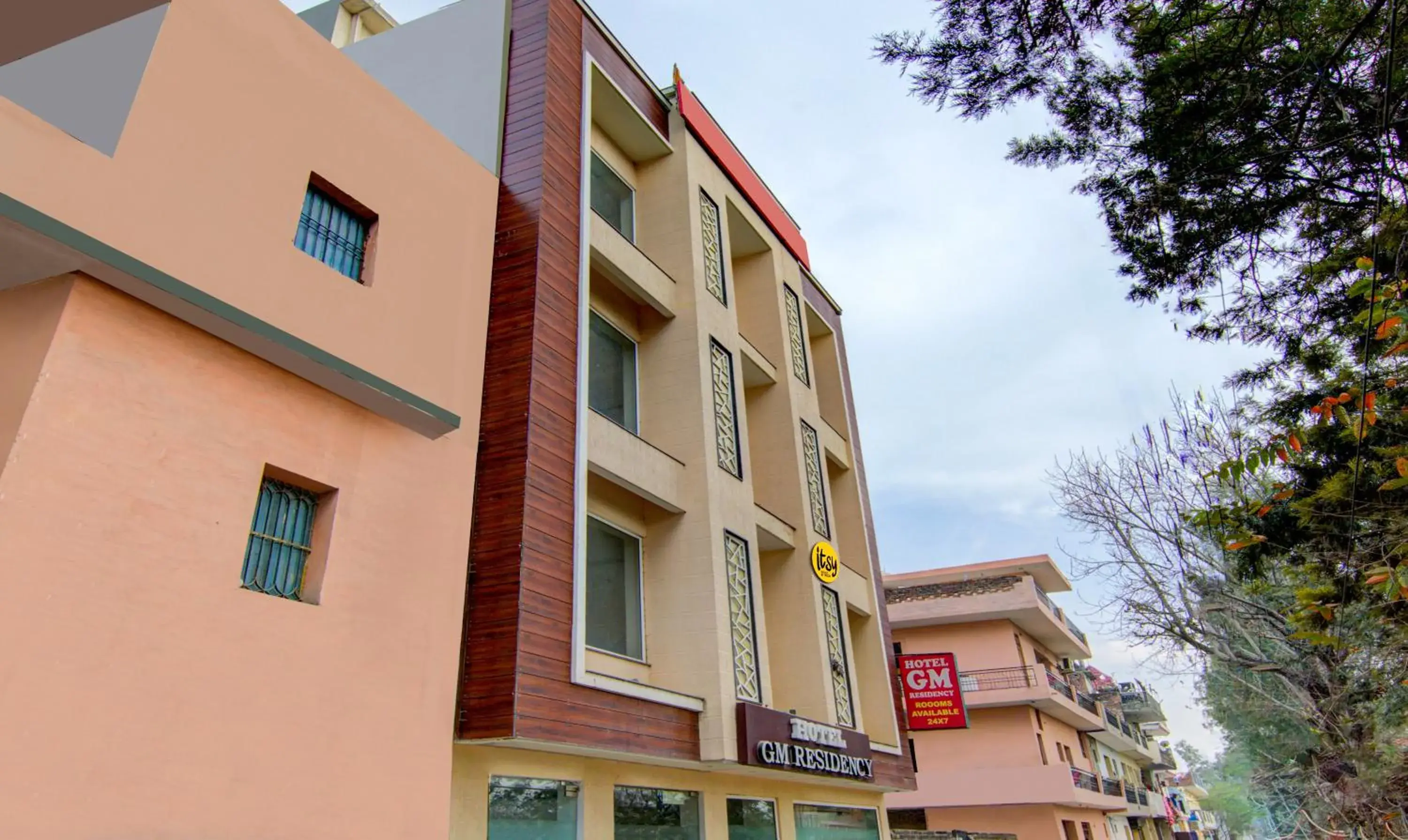 Property building in Itsy Hotels GM Residency Property building in Itsy Hotels GM Residency