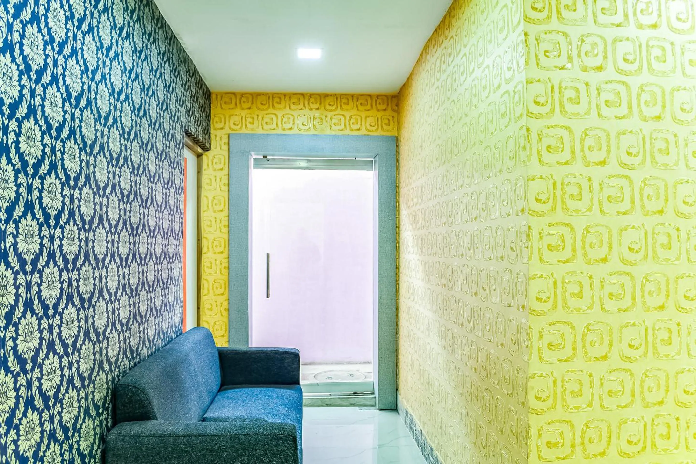 Lobby or reception in Hotel O S&h Residency Bahadalpur Railway Station